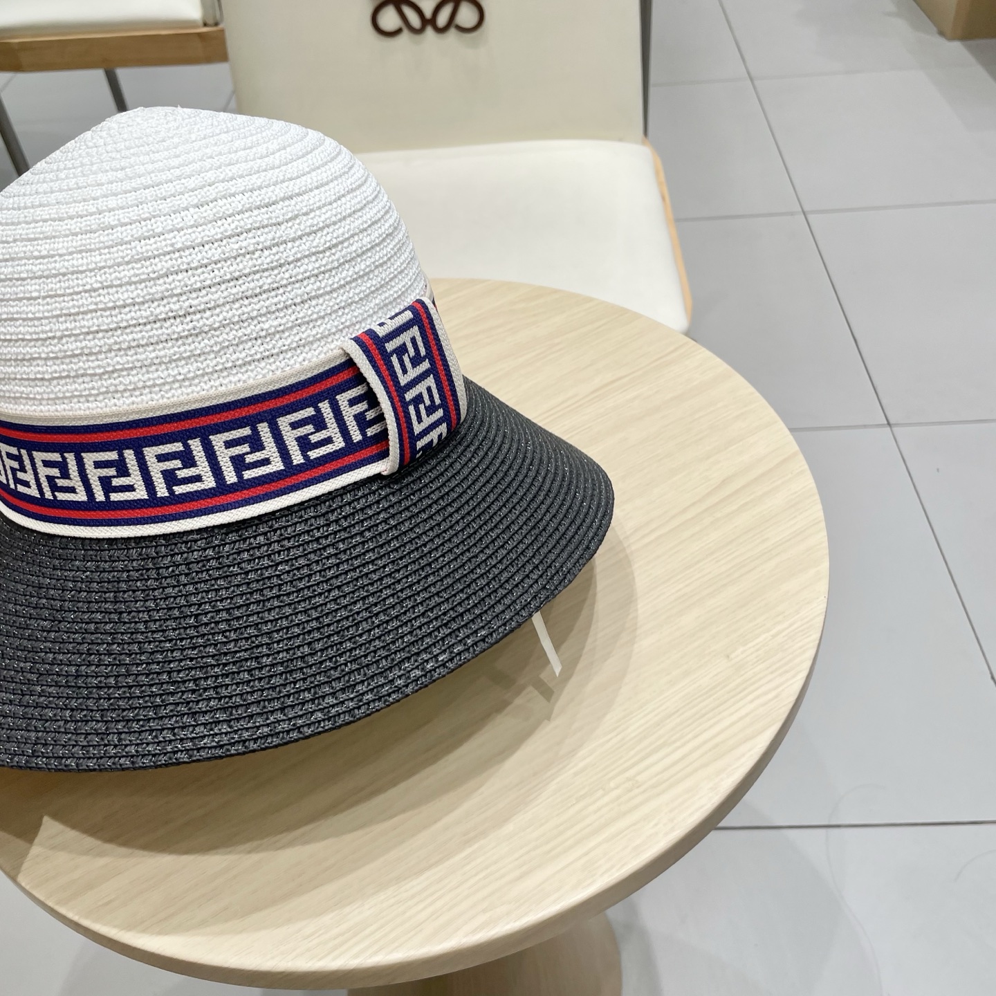  芬迪新款拼色草帽，名媛必备，头围57cm