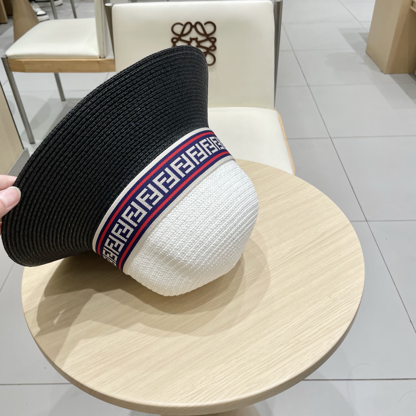  芬迪新款拼色草帽，名媛必备，头围57cm
