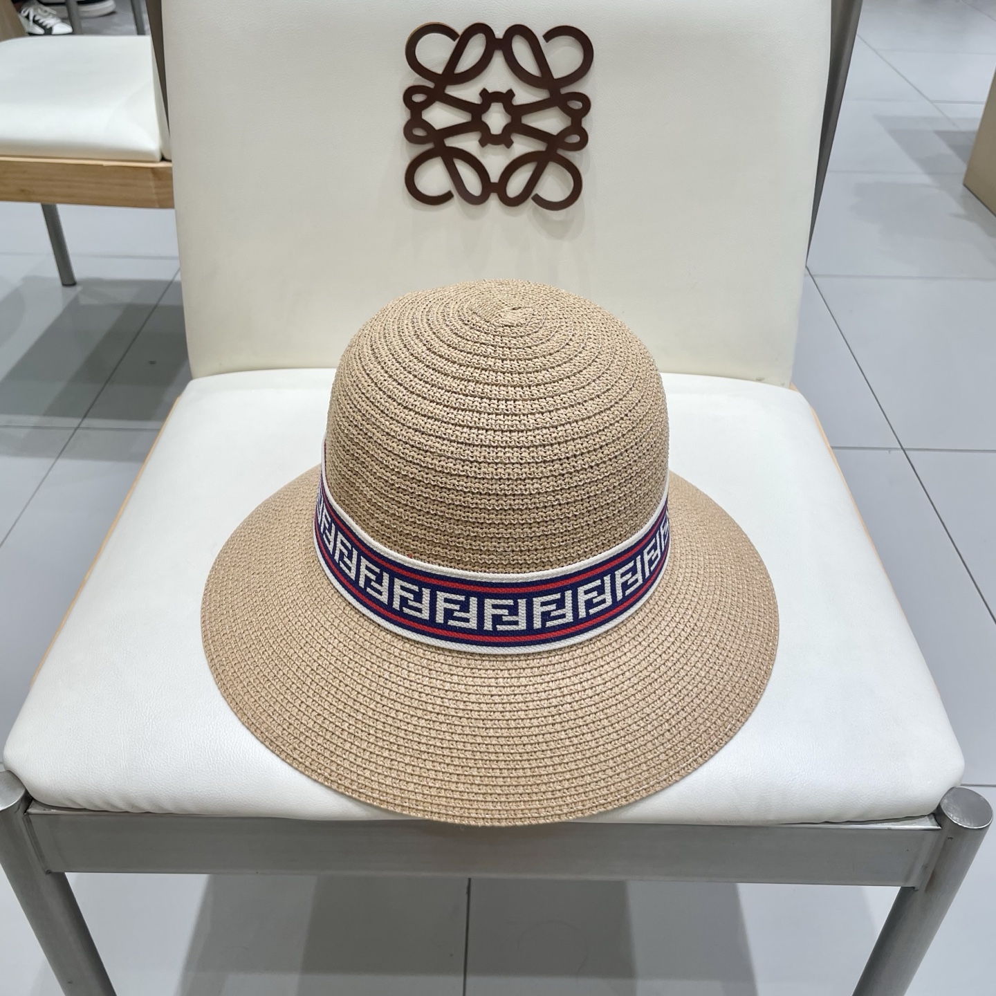 芬迪新款拼色草帽，名媛必备，头围57cm