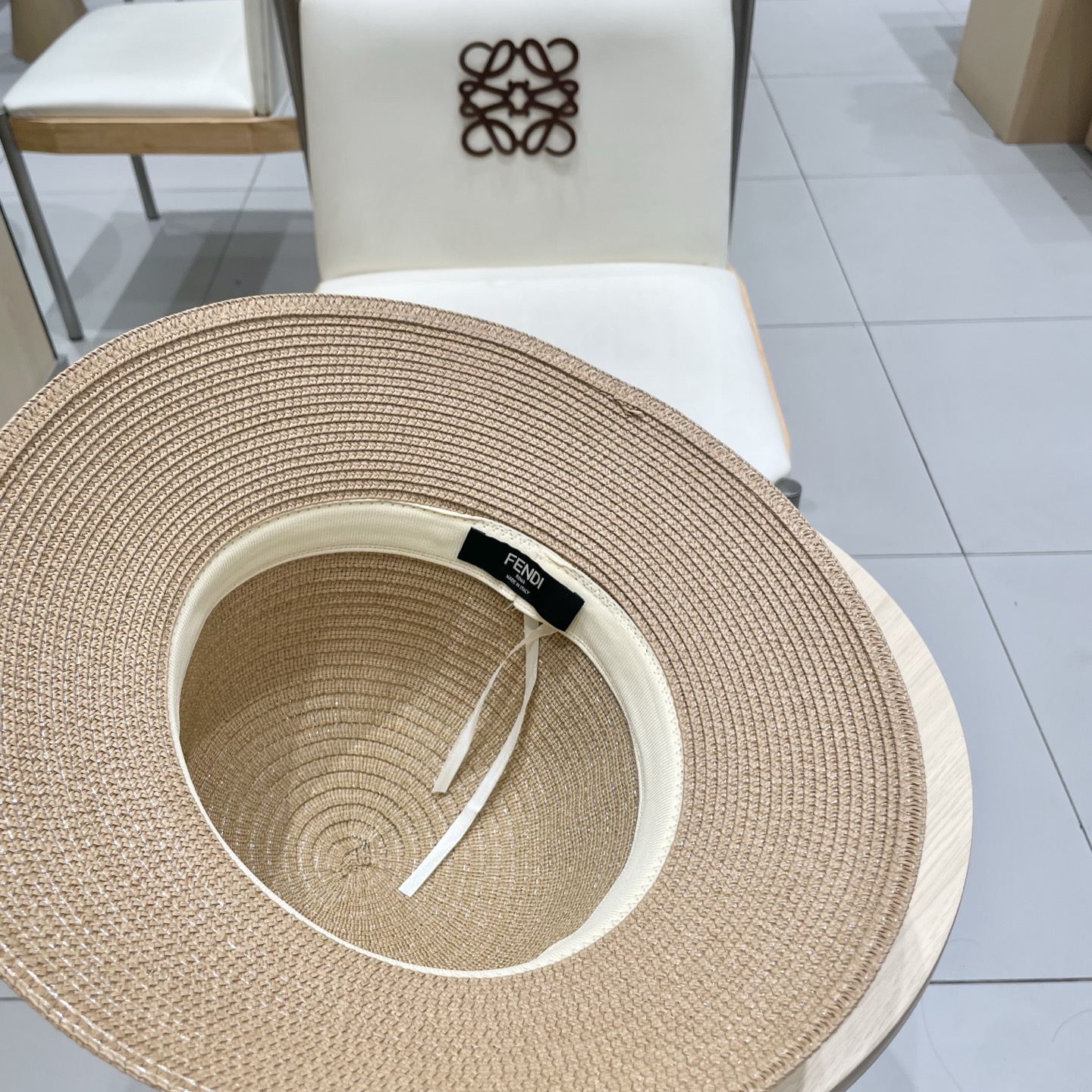  芬迪新款拼色草帽，名媛必备，头围57cm