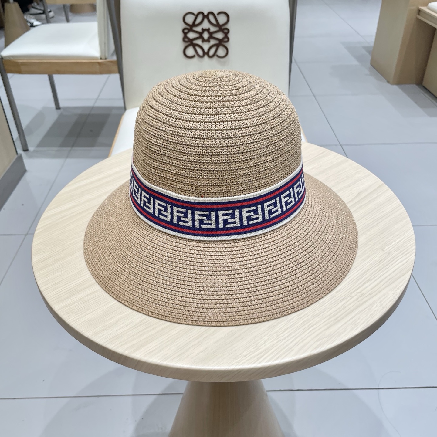  芬迪新款拼色草帽，名媛必备，头围57cm