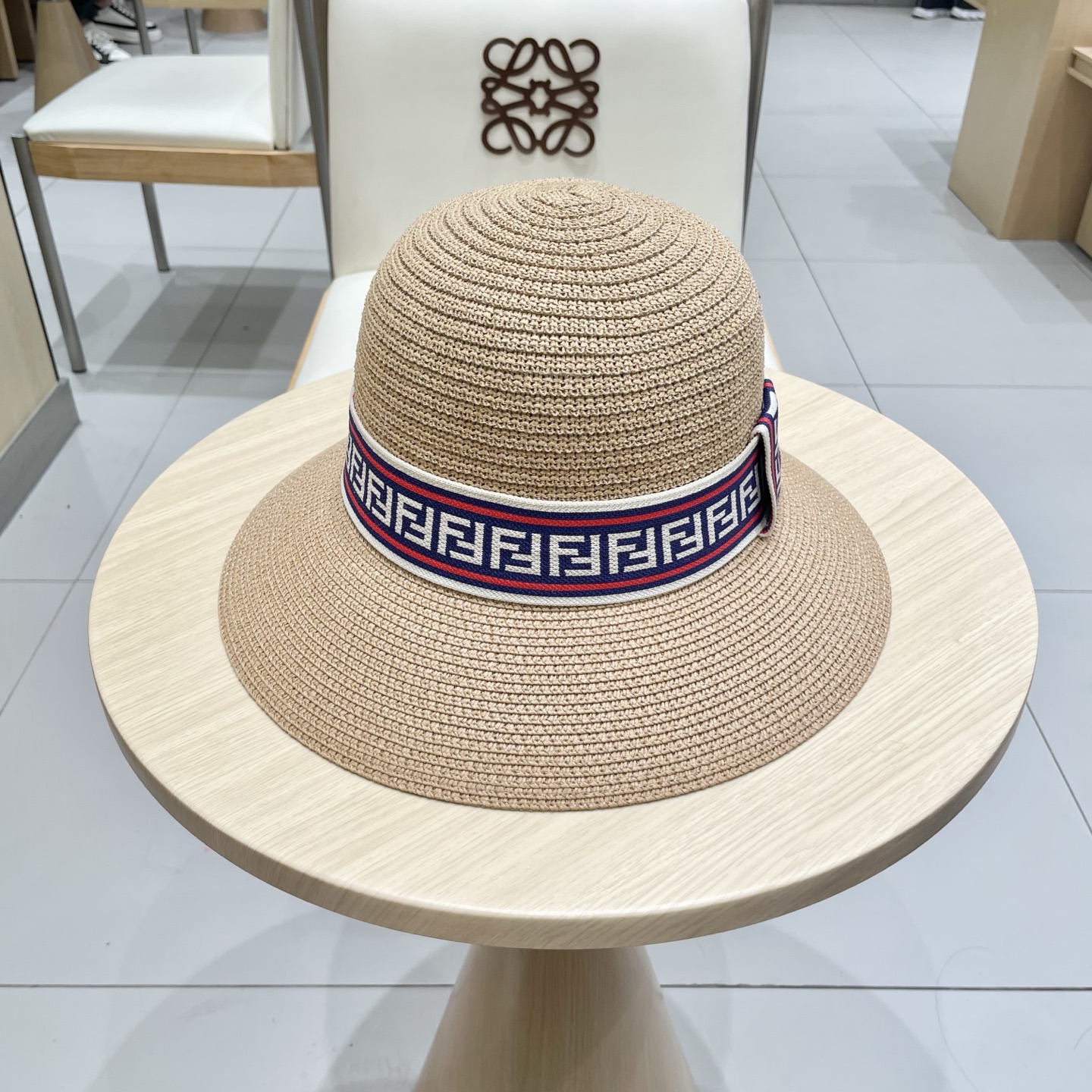  芬迪新款拼色草帽，名媛必备，头围57cm