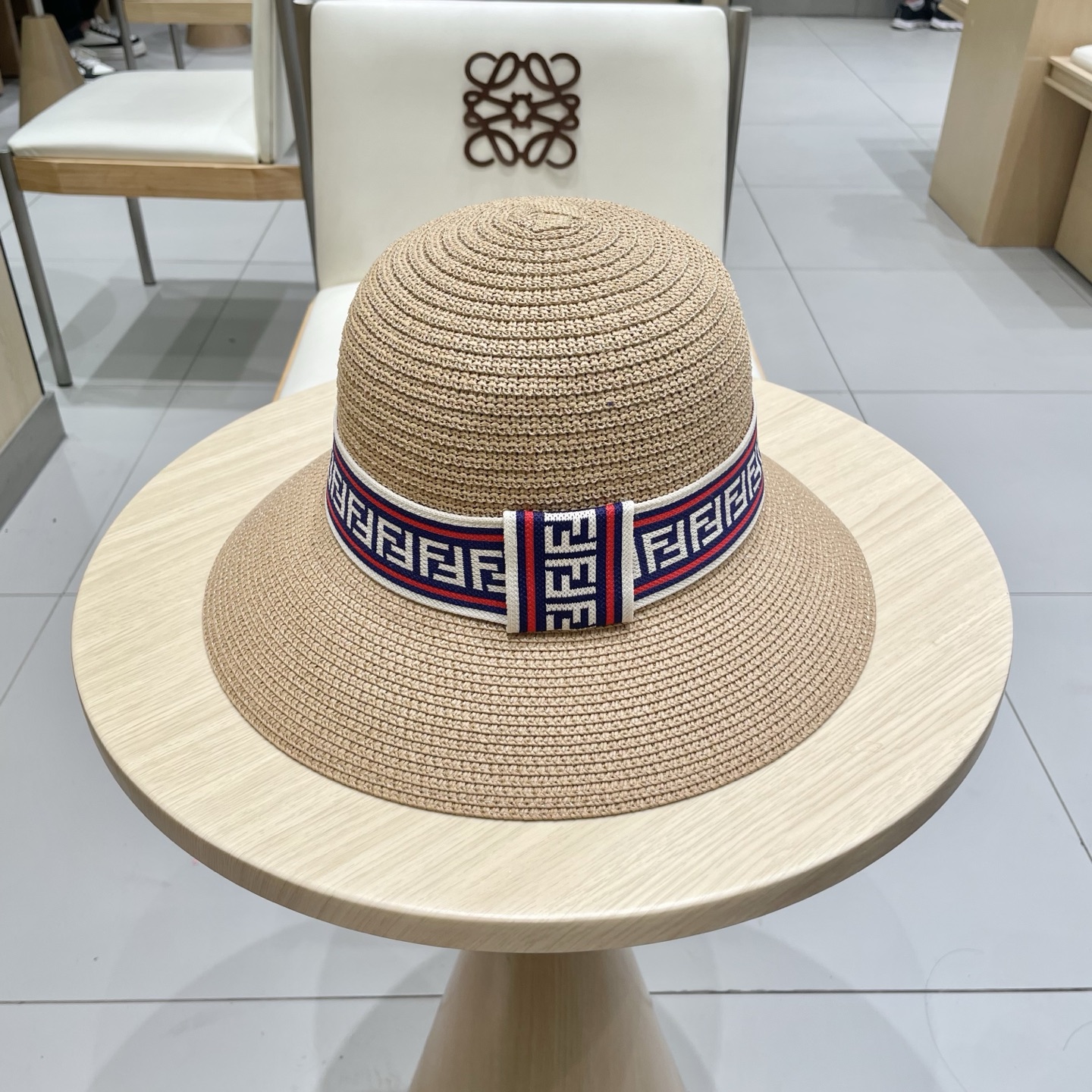 芬迪新款拼色草帽，名媛必备，头围57cm