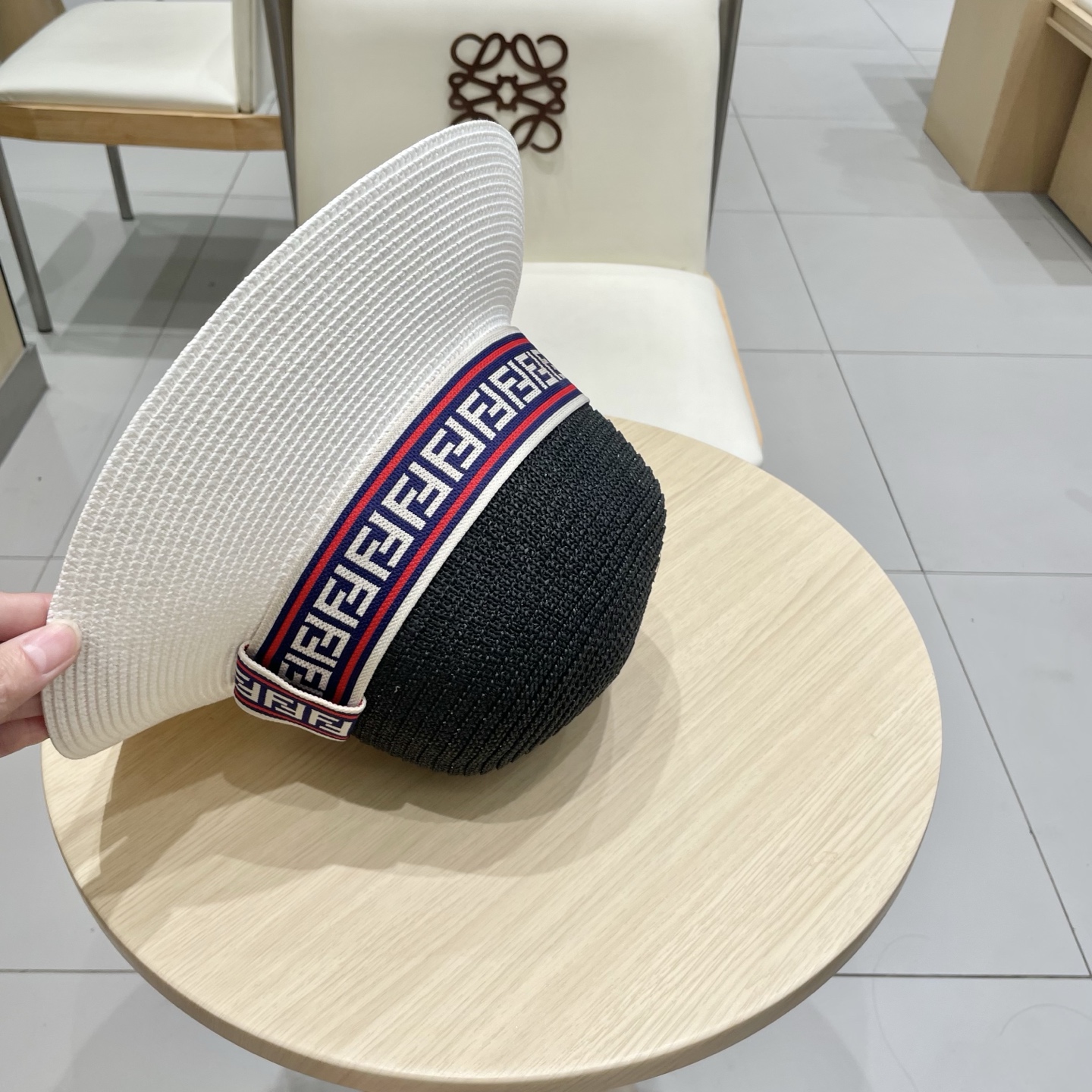  芬迪新款拼色草帽，名媛必备，头围57cm