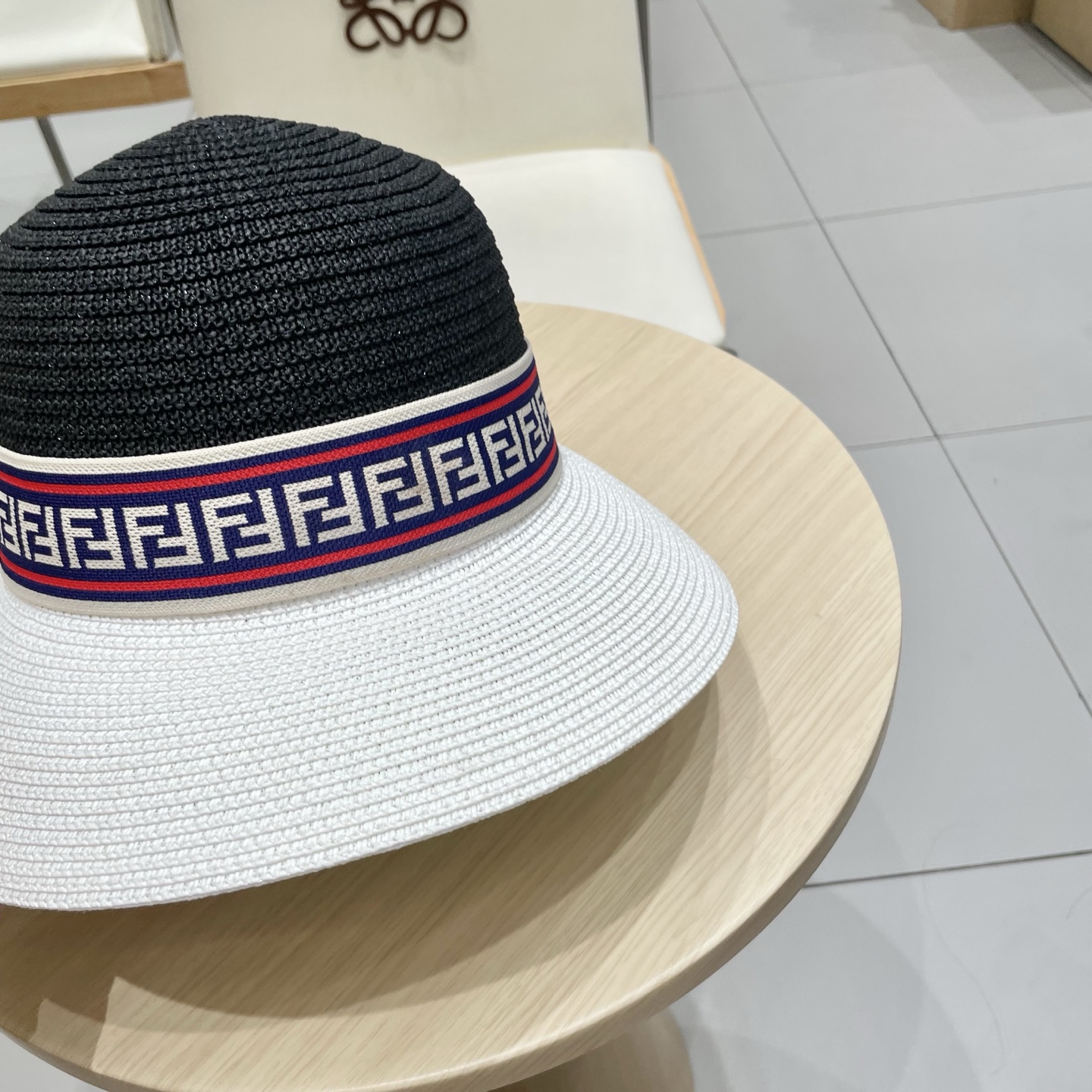  芬迪新款拼色草帽，名媛必备，头围57cm