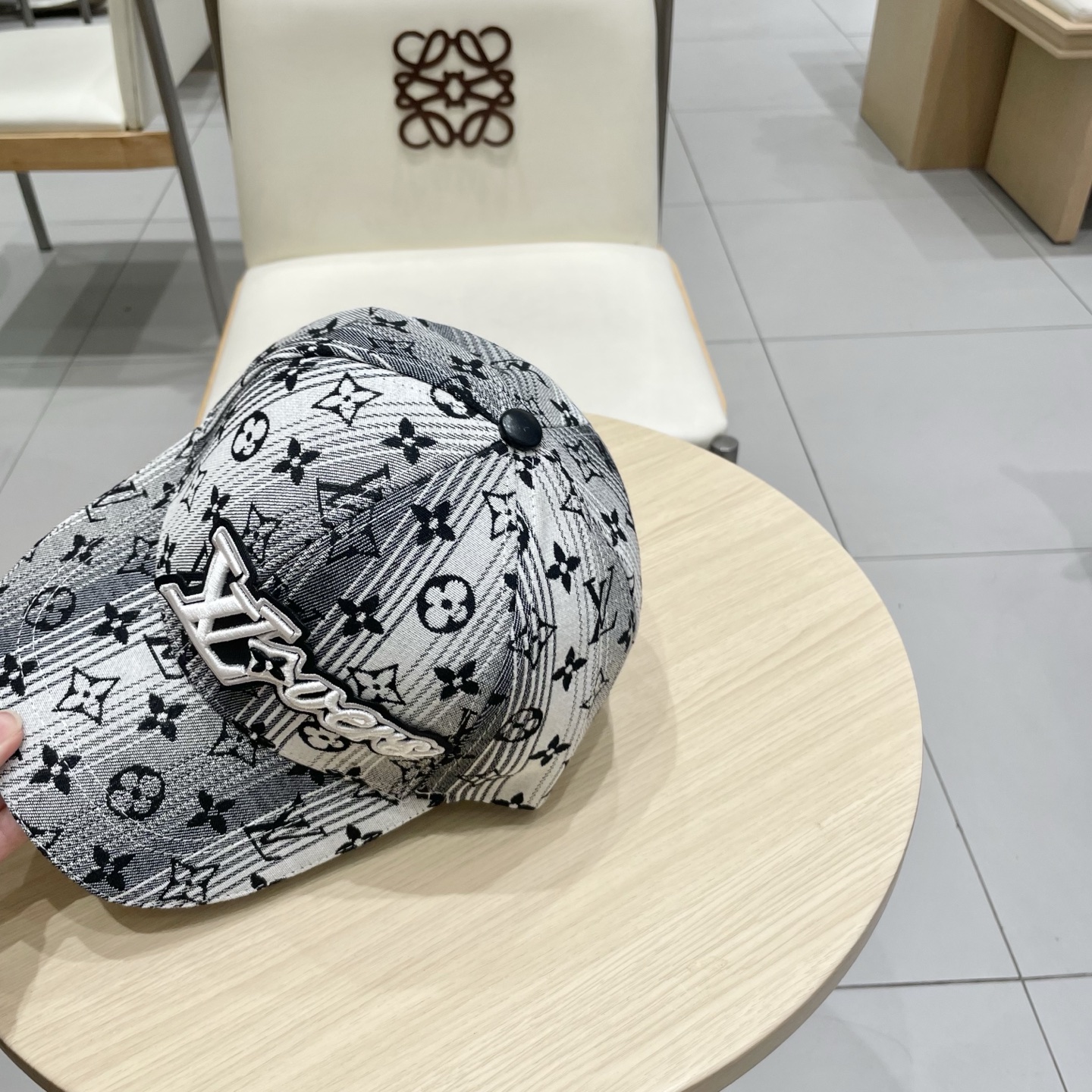 🧢路易威登lv棒球帽 LouisVuitton😍新款重工打造♥️高端大气，百搭款🤗男女通用！