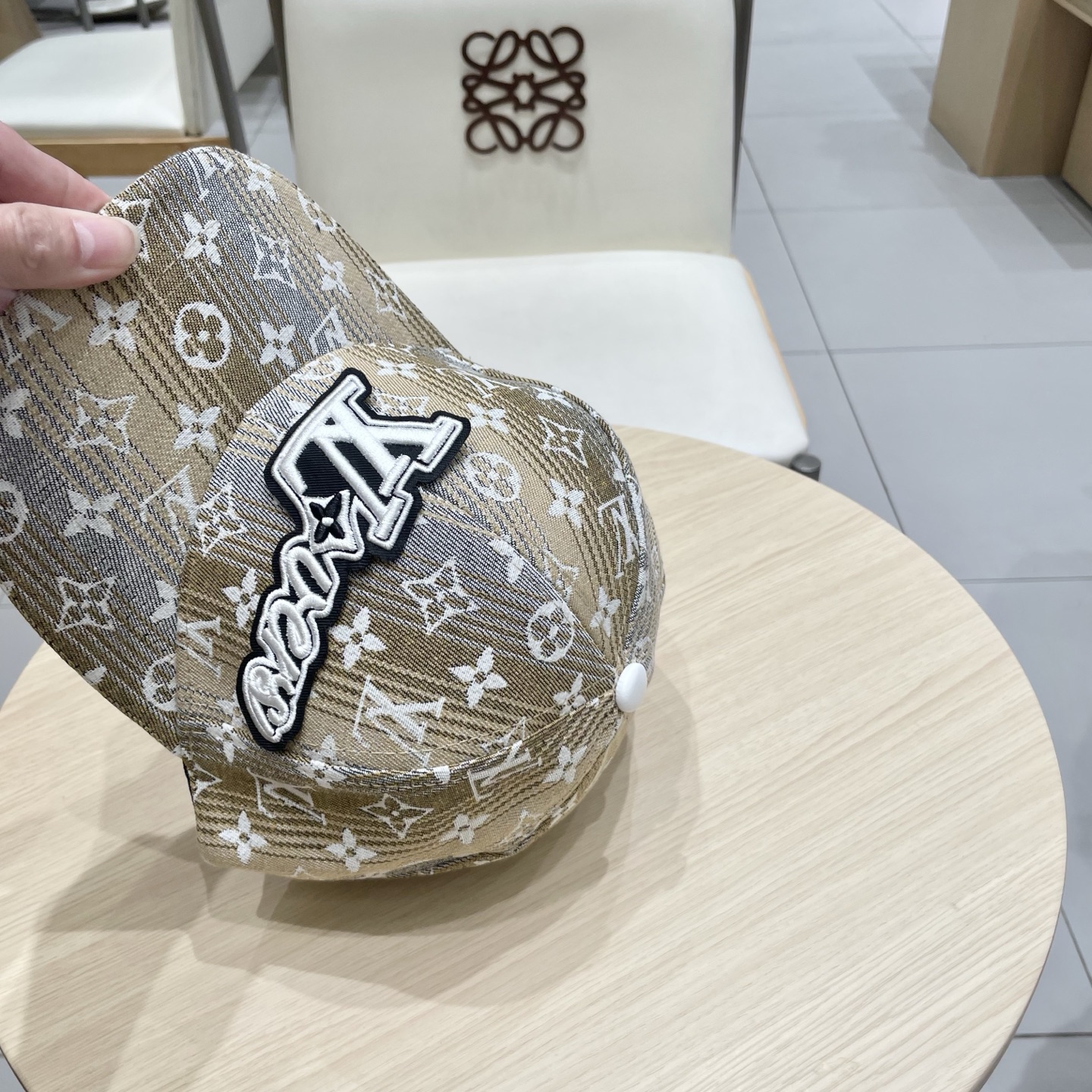 🧢路易威登lv棒球帽 LouisVuitton😍新款重工打造♥️高端大气，百搭款🤗男女通用！