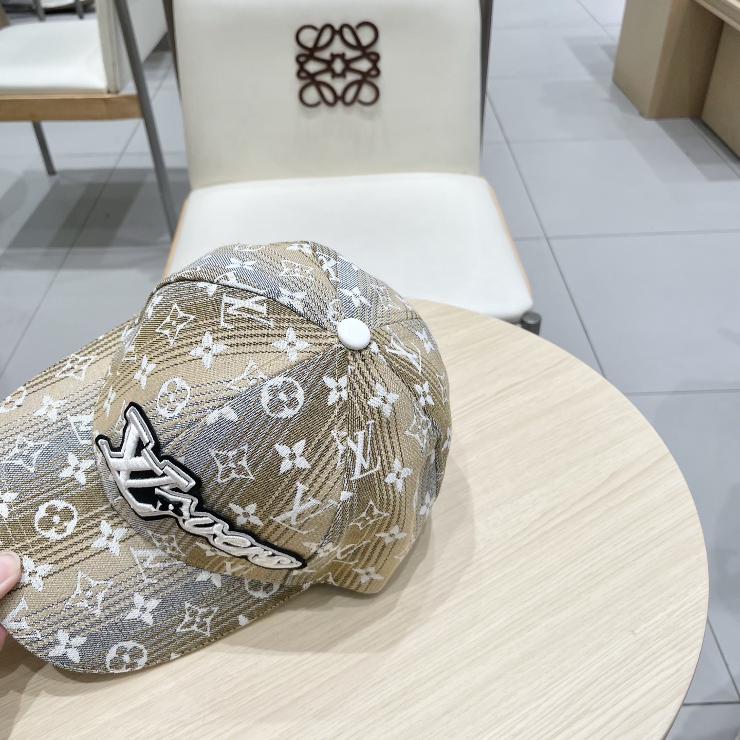 🧢路易威登lv棒球帽 LouisVuitton😍新款重工打造♥️高端大气，百搭款🤗男女通用！