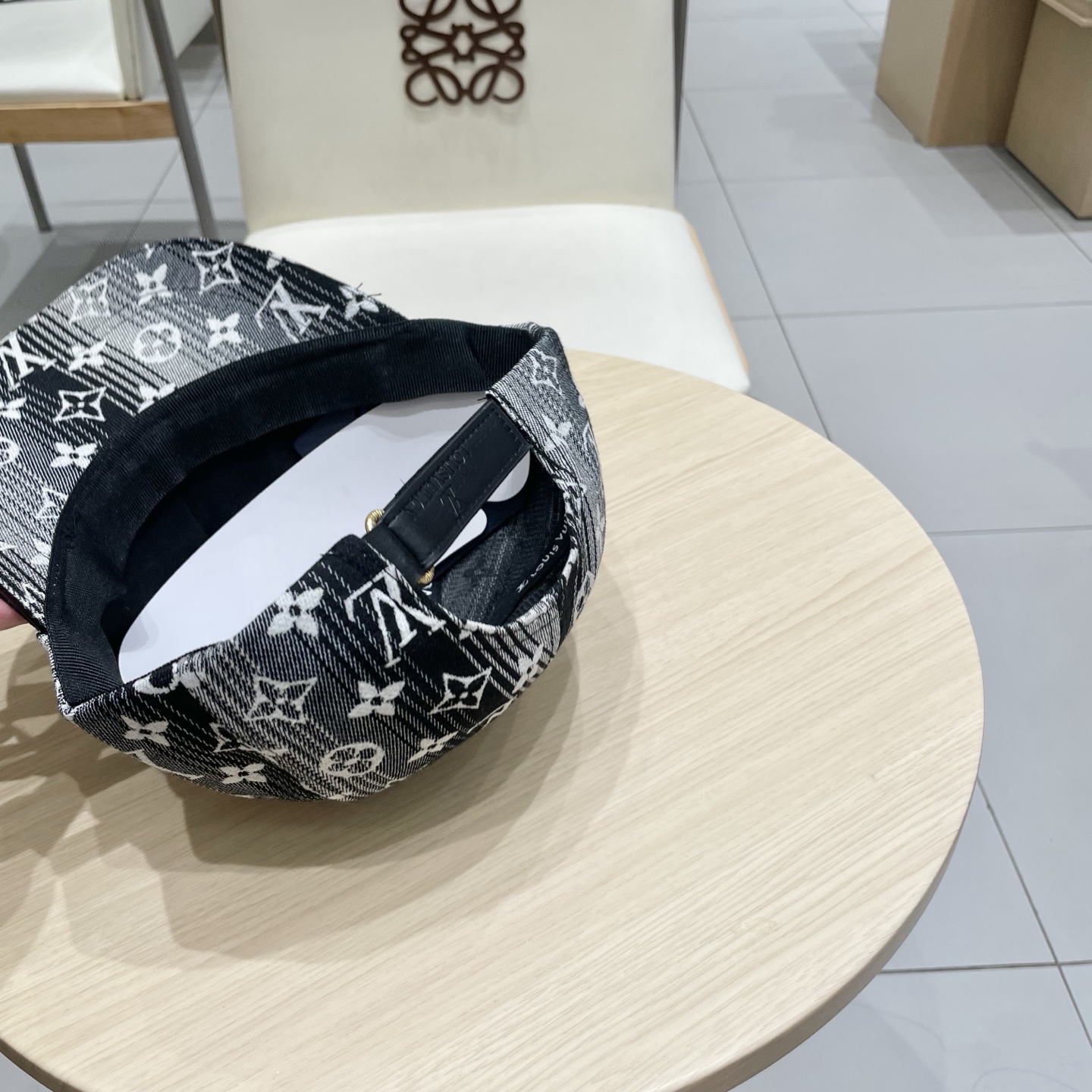 🧢路易威登lv棒球帽 LouisVuitton😍新款重工打造♥️高端大气，百搭款🤗男女通用！
