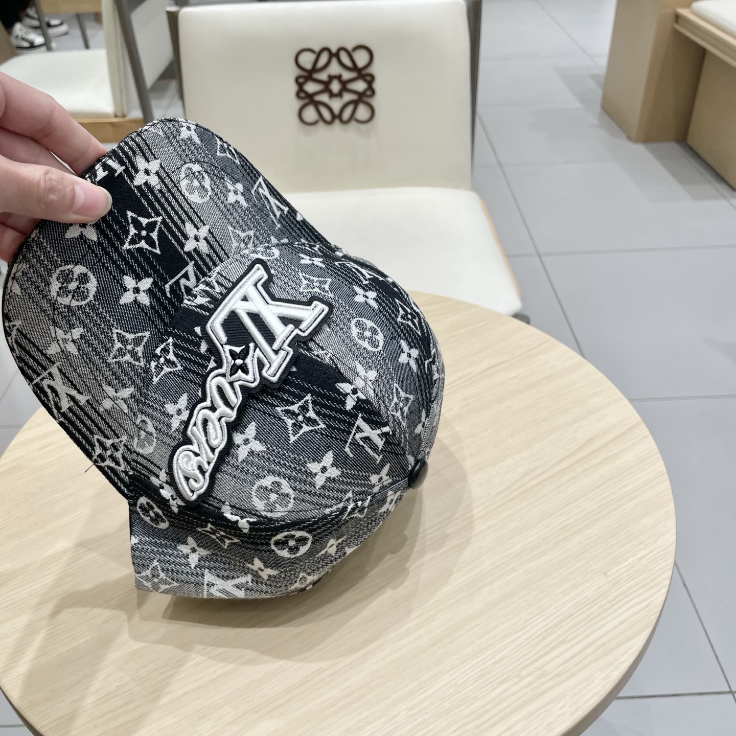 🧢路易威登lv棒球帽 LouisVuitton😍新款重工打造♥️高端大气，百搭款🤗男女通用！