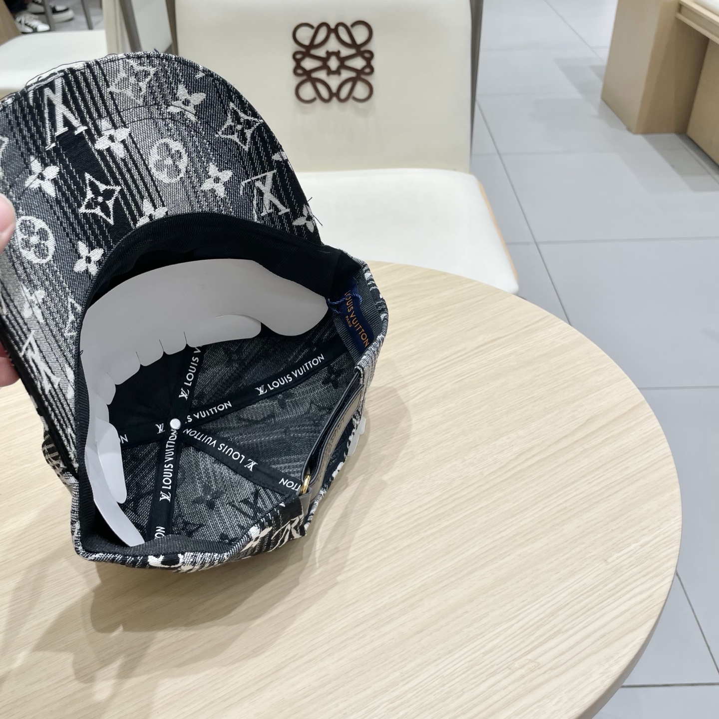 🧢路易威登lv棒球帽 LouisVuitton😍新款重工打造♥️高端大气，百搭款🤗男女通用！