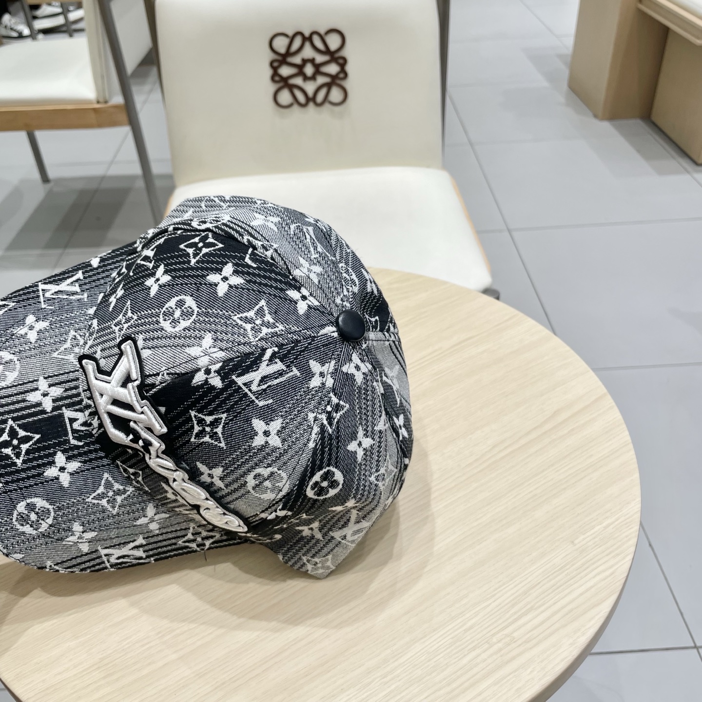🧢路易威登lv棒球帽 LouisVuitton😍新款重工打造♥️高端大气，百搭款🤗男女通用！
