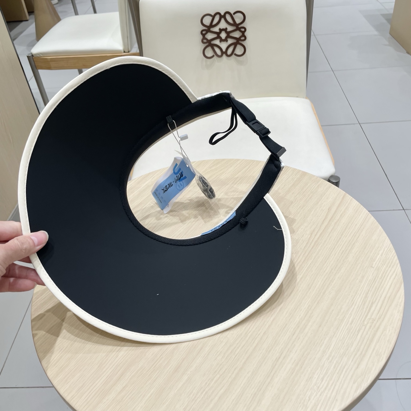  Prada普拉达新款空顶发箍遮阳帽，可调节，头围57cm