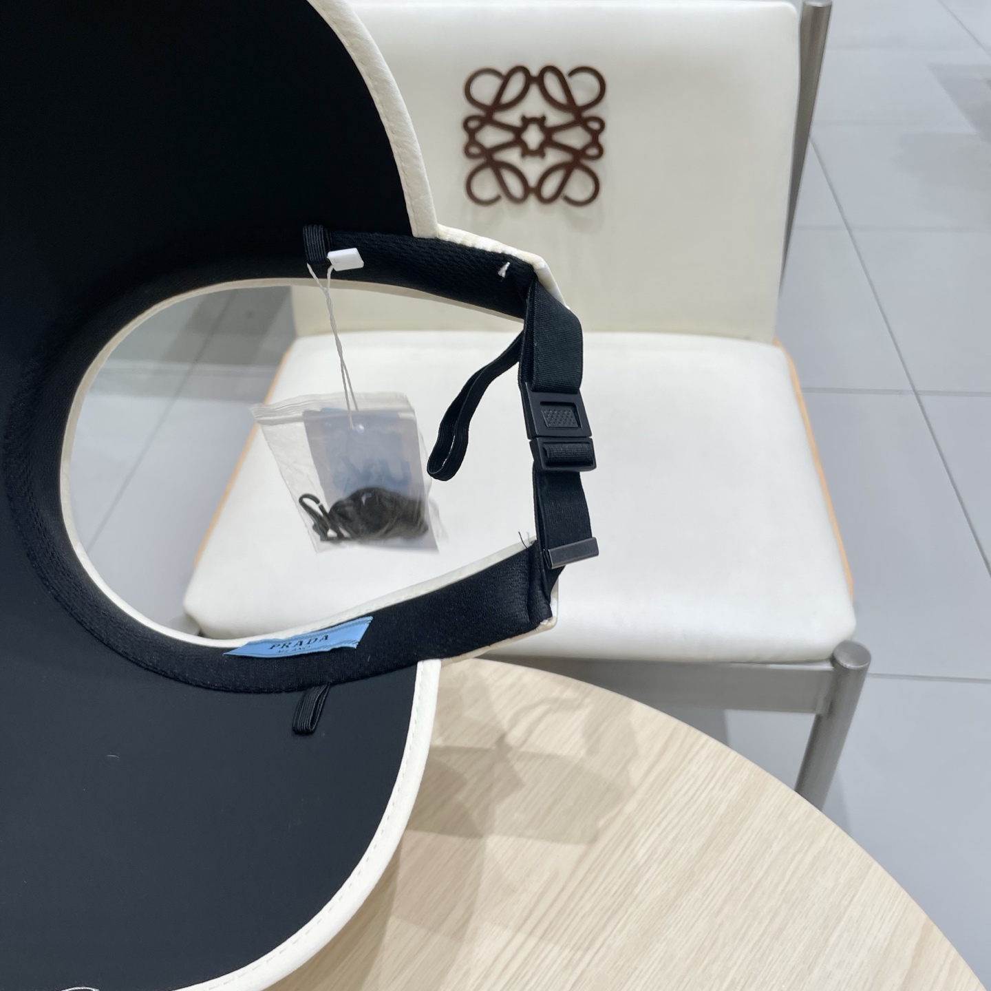  Prada普拉达新款空顶发箍遮阳帽，可调节，头围57cm