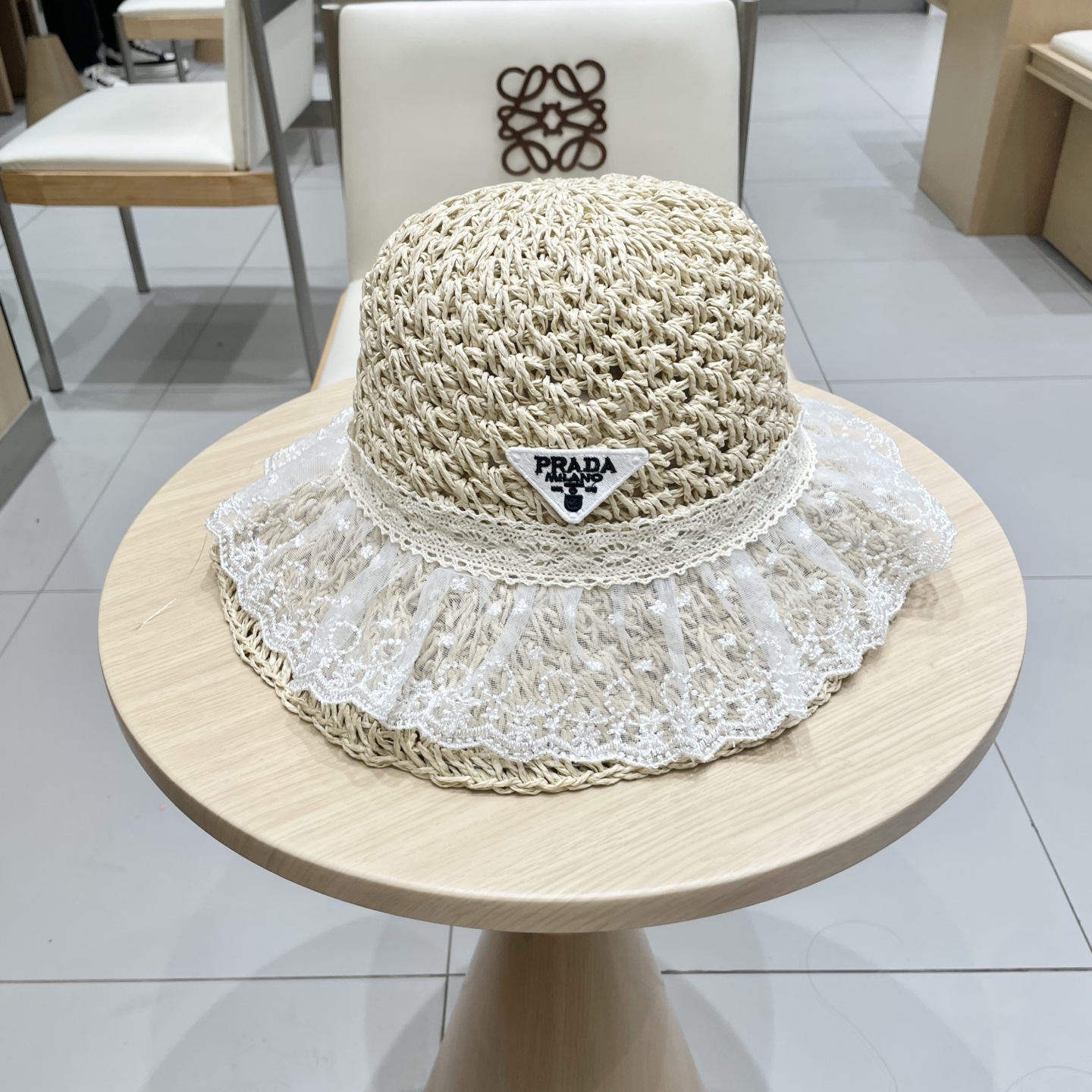  Prada普拉达2025新款蕾丝网纱拼接草帽女夏季防晒遮阳帽大檐沙滩度假太阳帽