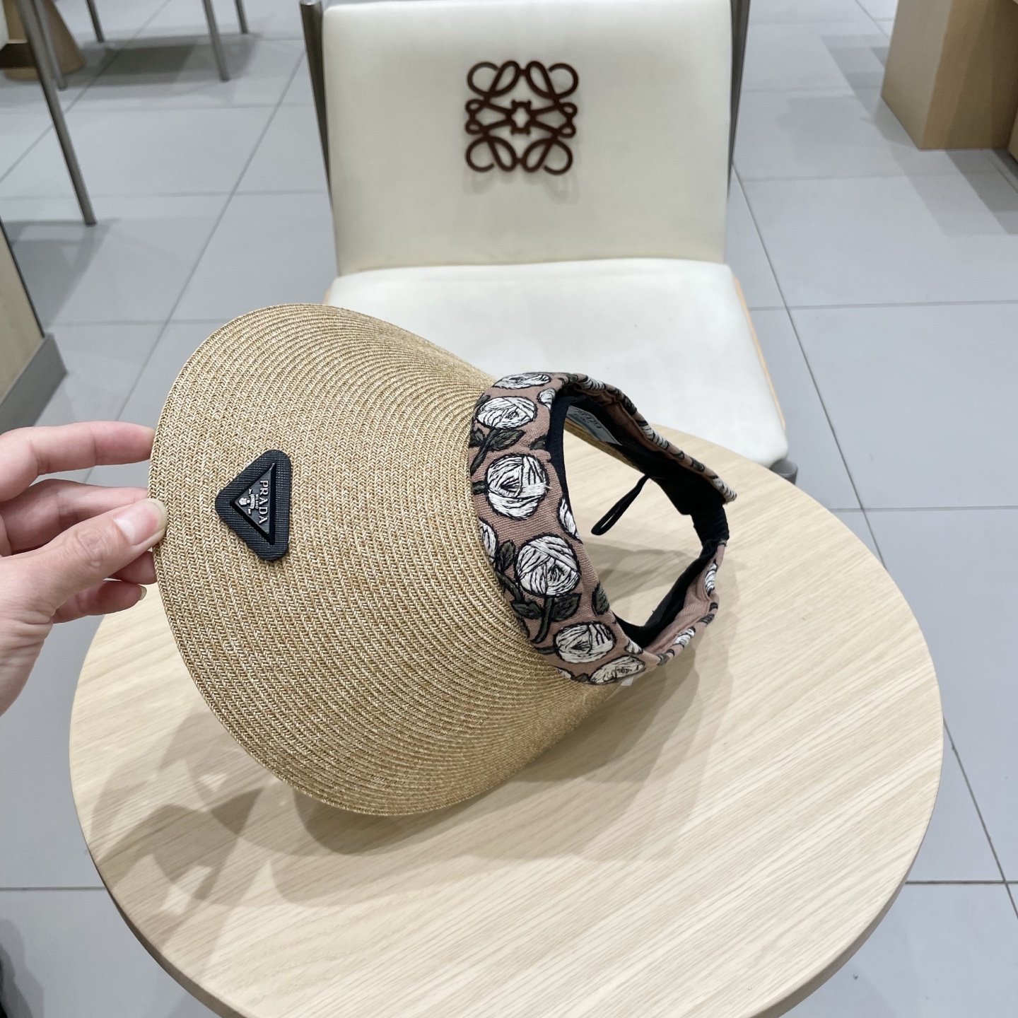  Prada普拉达女士款春夏遮阳纸草空顶帽大帽檐遮阳防晒可折叠扎马尾百搭显脸小