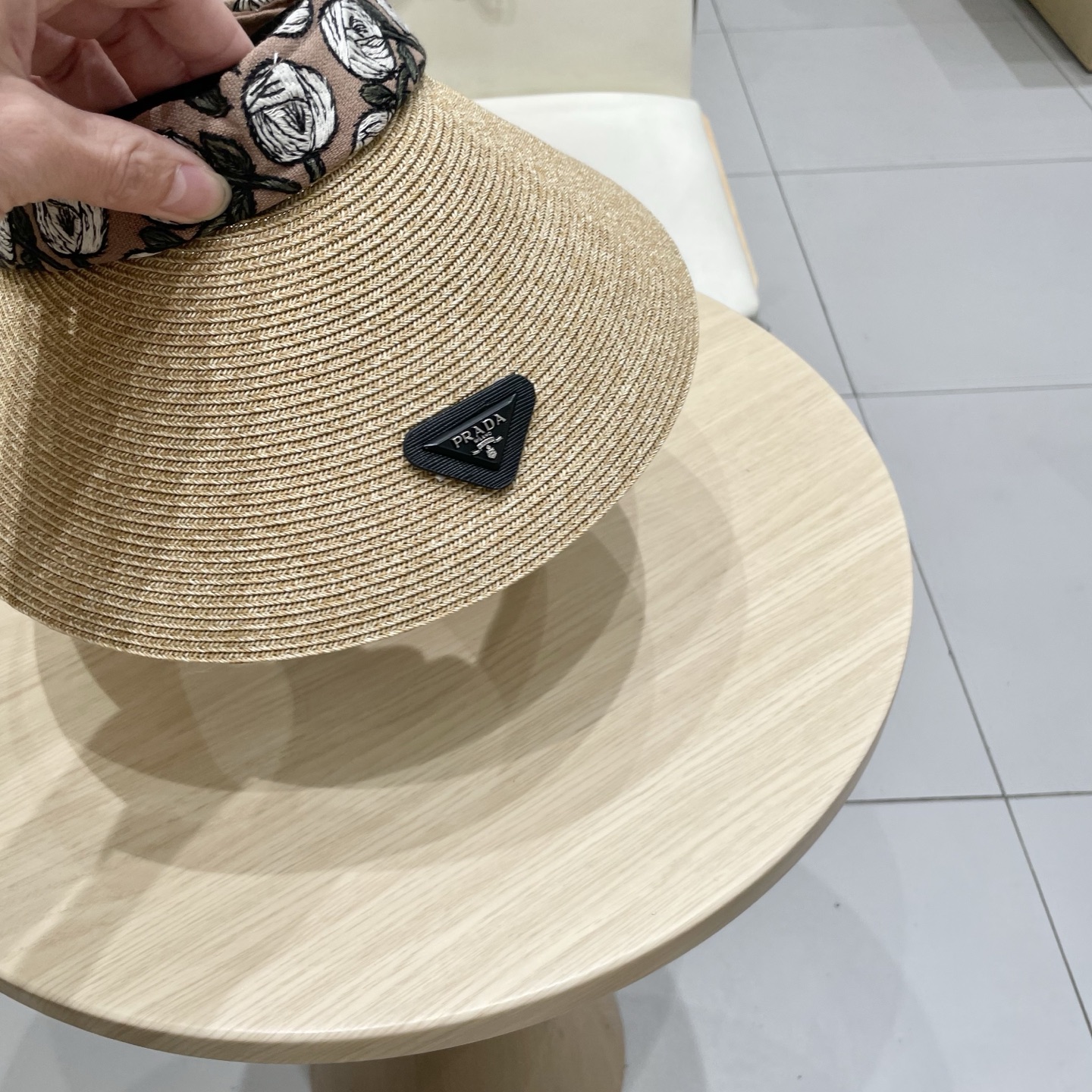  Prada普拉达女士款春夏遮阳纸草空顶帽大帽檐遮阳防晒可折叠扎马尾百搭显脸小
