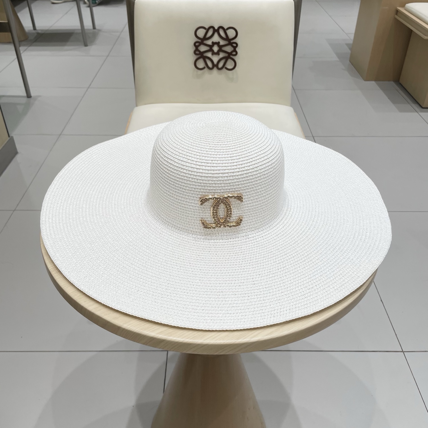 NO:344245,Chanel Chanel big hat brim sunshade straw hat spring and summer vacation ladies sun hat fashion face cover bow sun protection hat wholesale hat straw hat fisherman hat baseball hat, hat, chanel, chanel, espadrilles, hatsChanel香奈儿大帽檐遮阳草帽春夏海边度假女士太阳帽时尚遮脸蝴蝶结防晒帽批发帽子草帽渔夫帽棒球帽,帽子,chanel,chanel,espadrilles,hats,hat