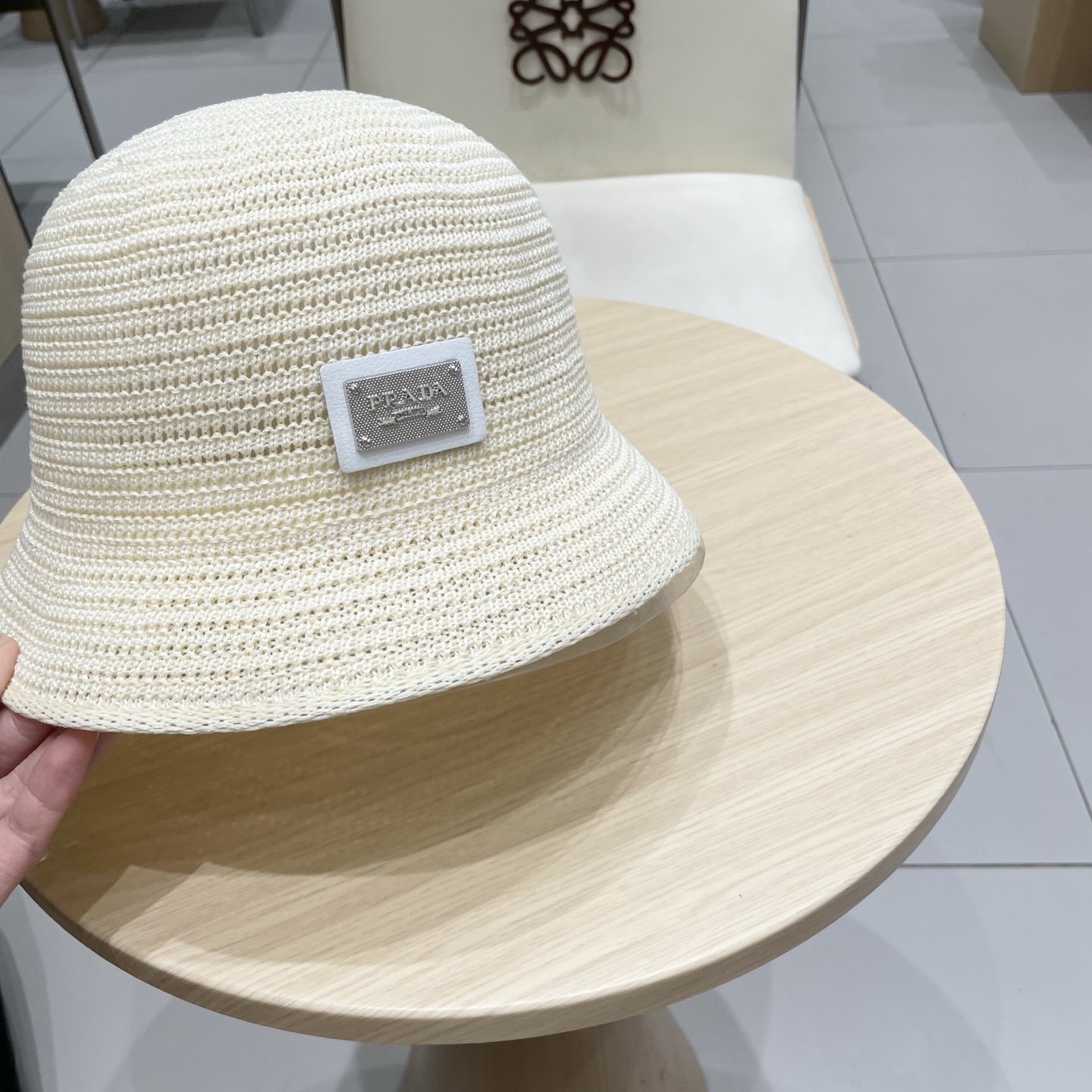  PRADA普拉达2025新款韩版遮阳渔夫帽女夏季纯色太阳帽镂空针织甜美显脸小盆帽