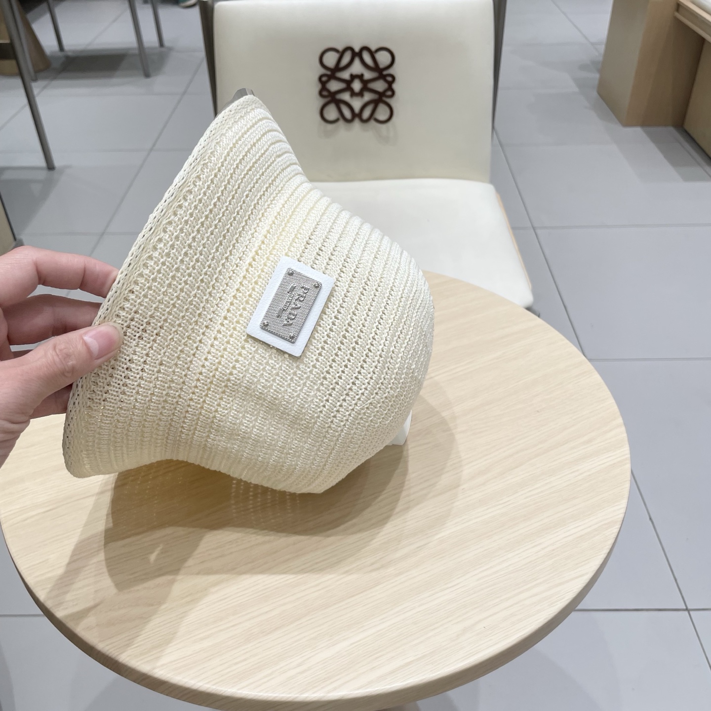  PRADA普拉达2025新款韩版遮阳渔夫帽女夏季纯色太阳帽镂空针织甜美显脸小盆帽