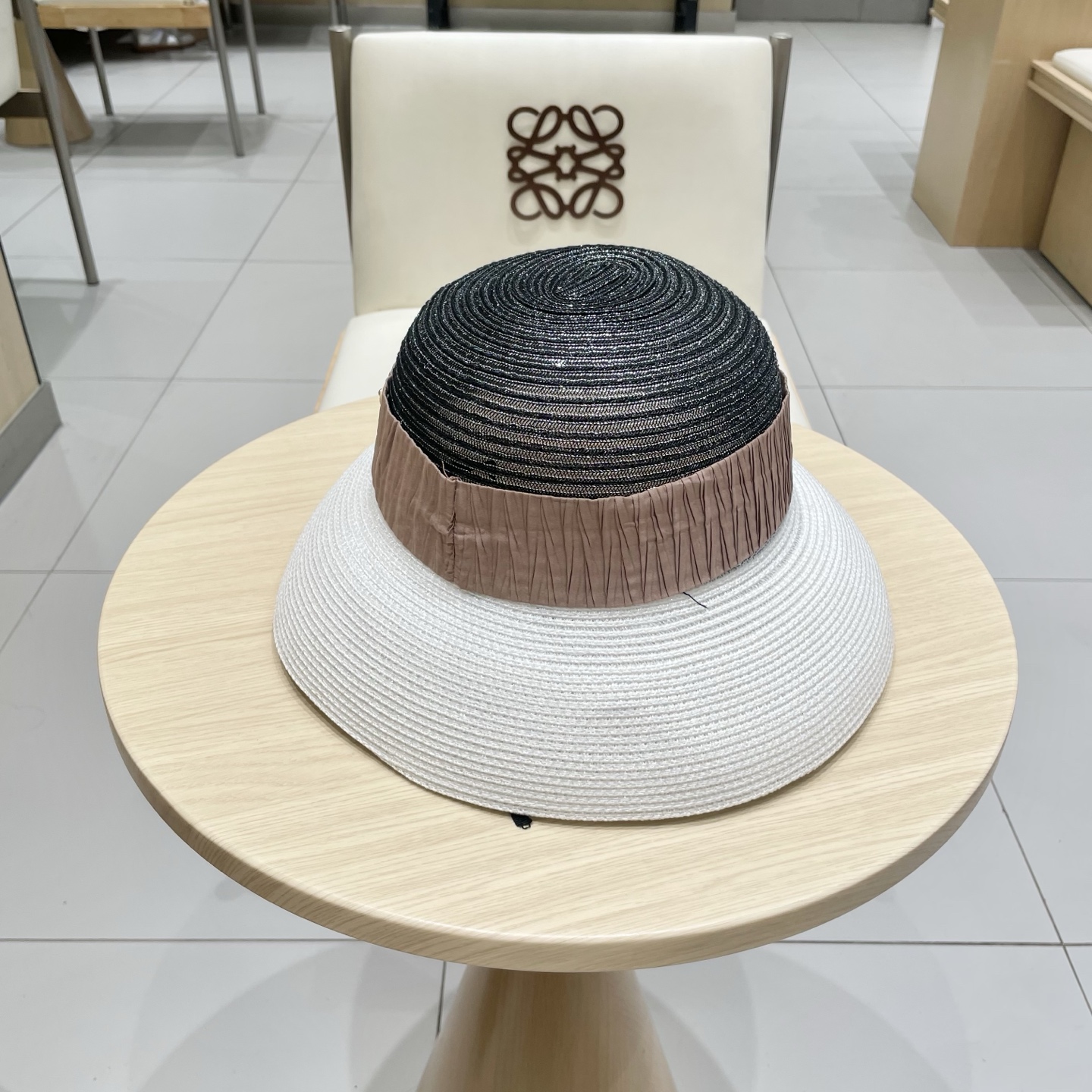   PRADA普拉达草帽， 简约百搭款，头围57cm