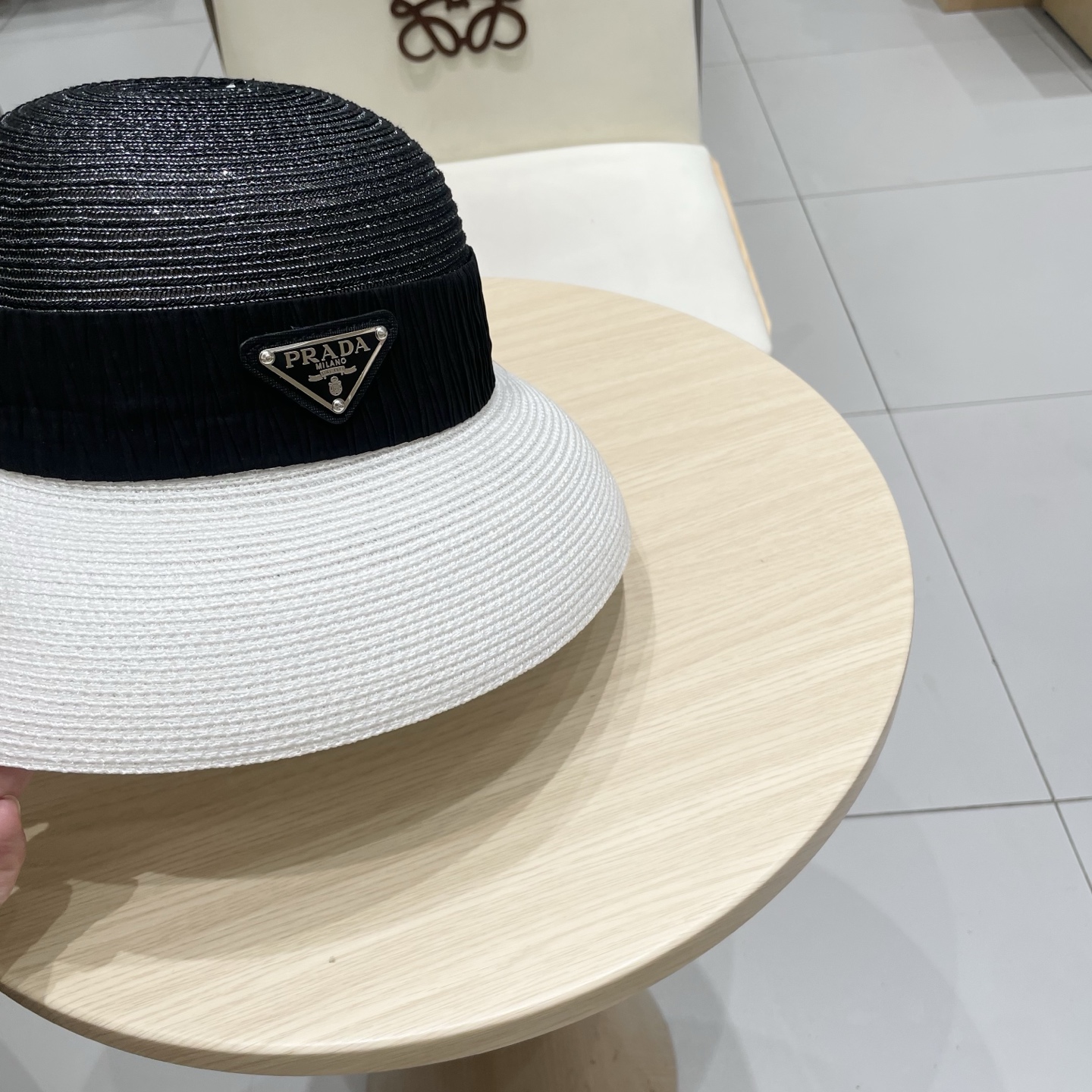   PRADA普拉达草帽， 简约百搭款，头围57cm