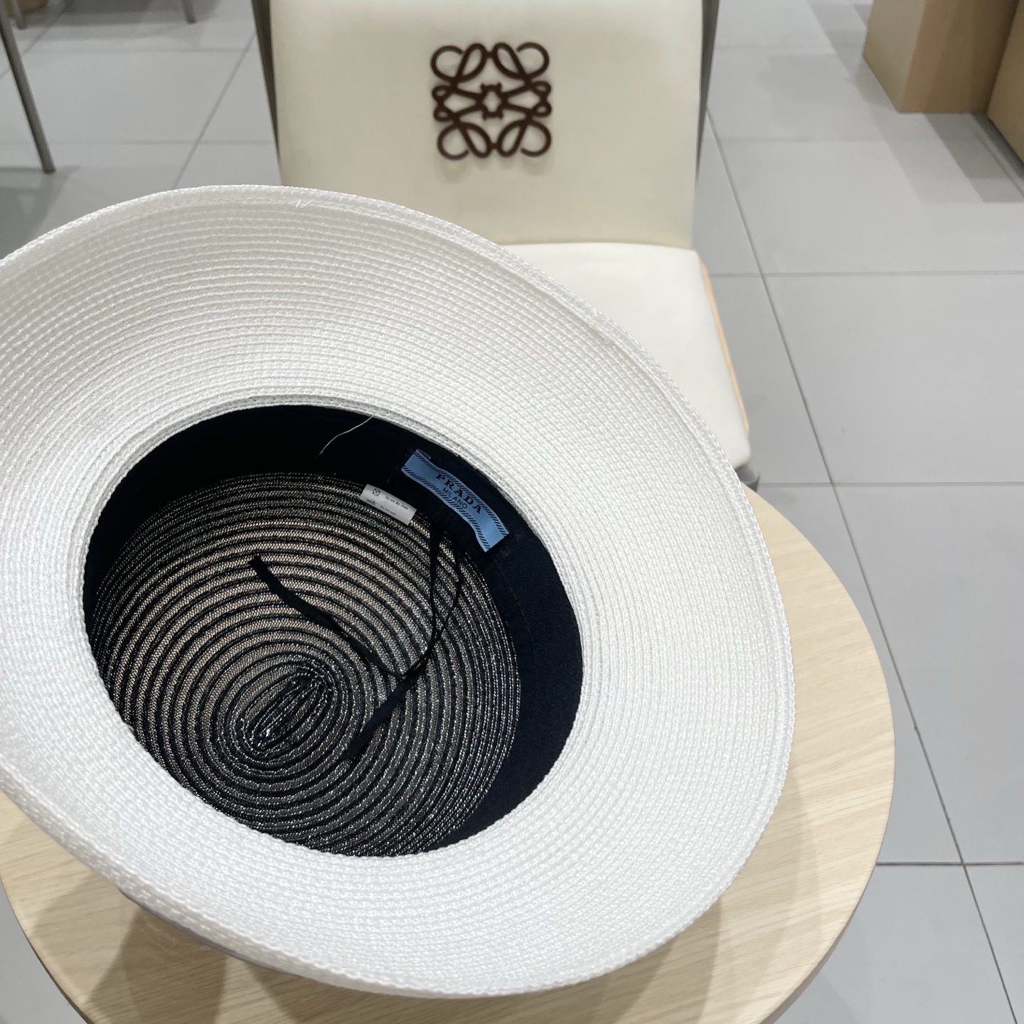   PRADA普拉达草帽， 简约百搭款，头围57cm