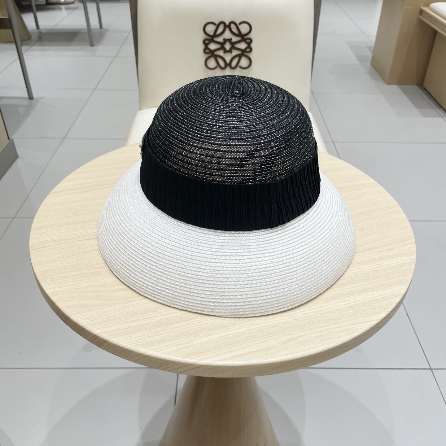   PRADA普拉达草帽， 简约百搭款，头围57cm