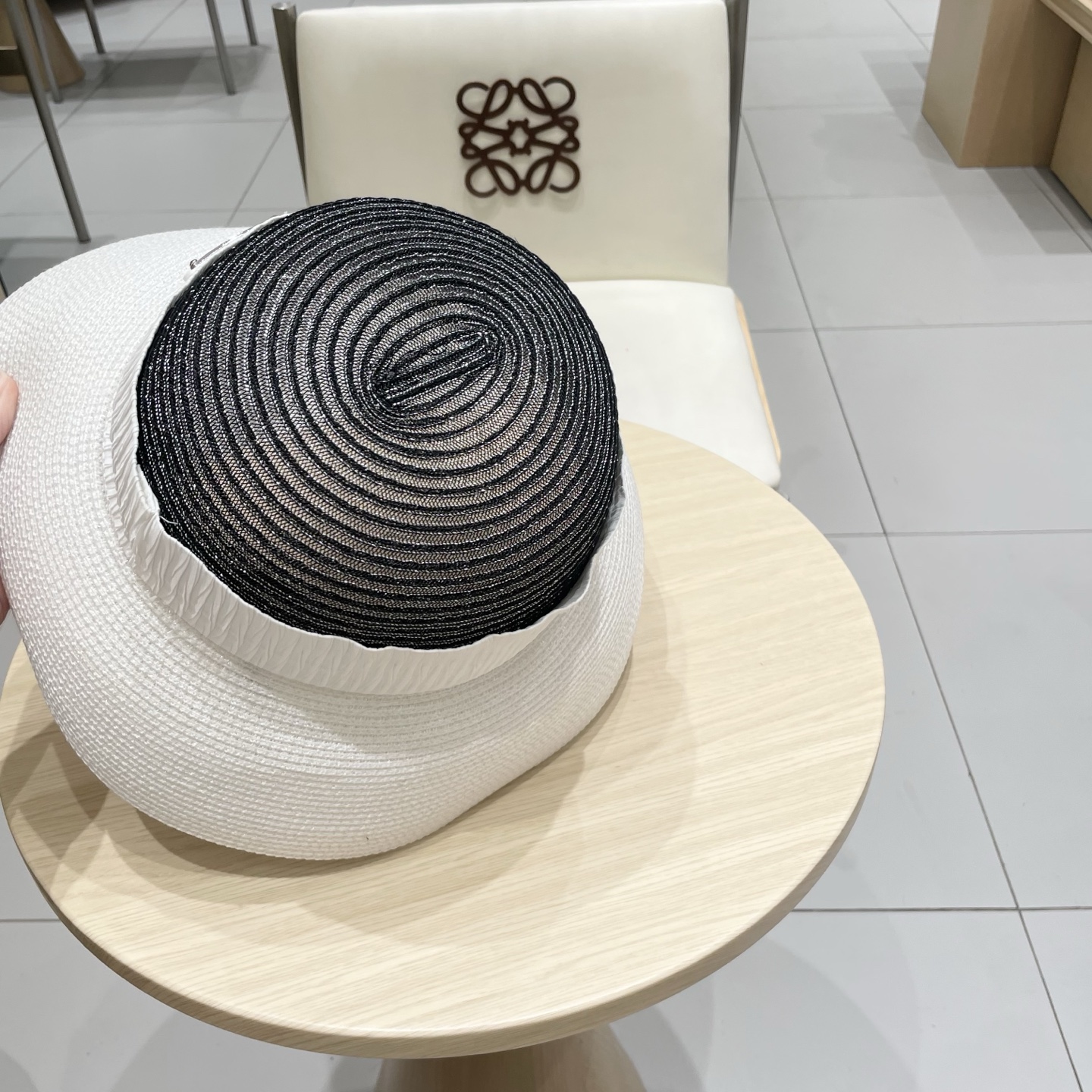   PRADA普拉达草帽， 简约百搭款，头围57cm