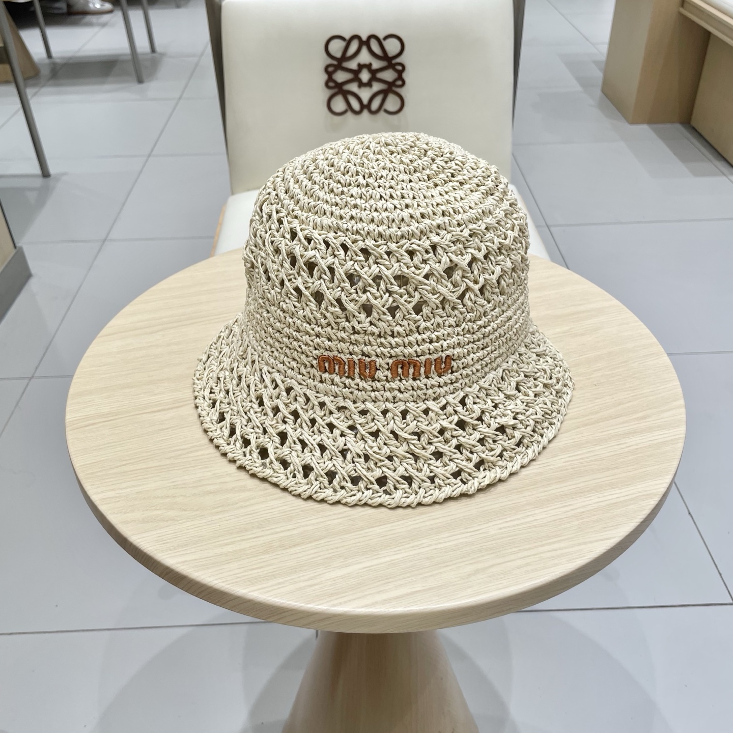   Miu Miu/缪缪 25春夏 字母刺绣logo 女士 镂空渔夫帽 
