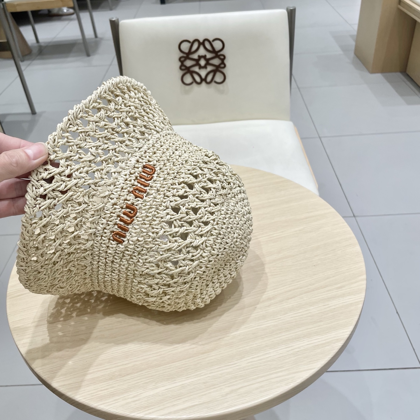   Miu Miu/缪缪 25春夏 字母刺绣logo 女士 镂空渔夫帽 