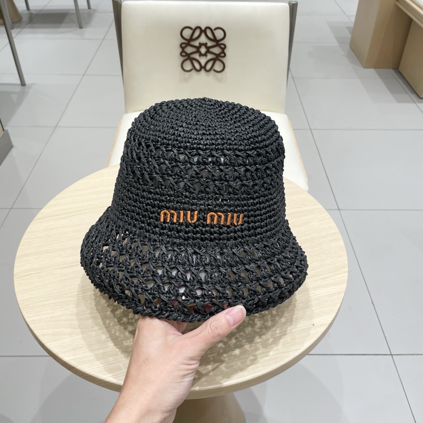   Miu Miu/缪缪 25春夏 字母刺绣logo 女士 镂空渔夫帽 