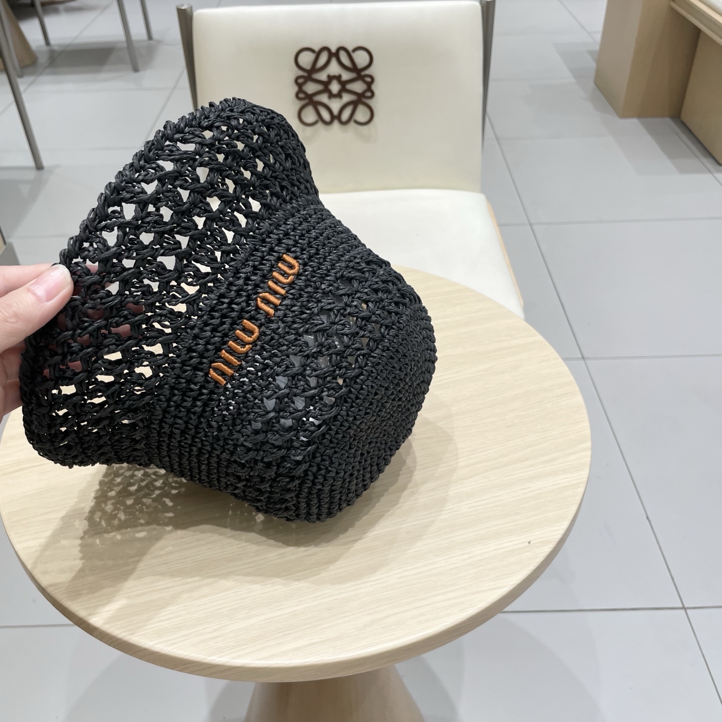   Miu Miu/缪缪 25春夏 字母刺绣logo 女士 镂空渔夫帽 