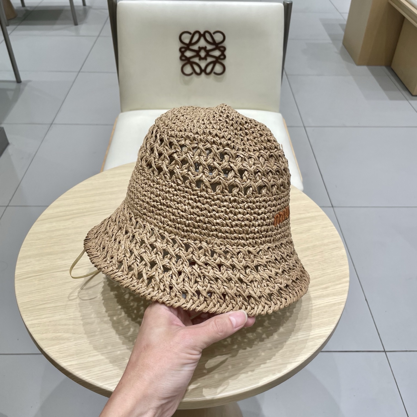   Miu Miu/缪缪 25春夏 字母刺绣logo 女士 镂空渔夫帽 