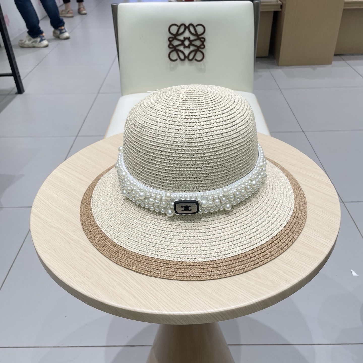 NO:363589,Celine Celine new straw hat, pearl basin hat, head circumference 57cm hat, straw hat, fisherman hat, baseball hat, knit hat, hat, celine, espadrilles, hats塞琳celine新款草帽,珍珠盆帽,头围57cm帽子草帽渔夫帽棒球帽针织帽,帽子,celine,espadrilles,hats,hat