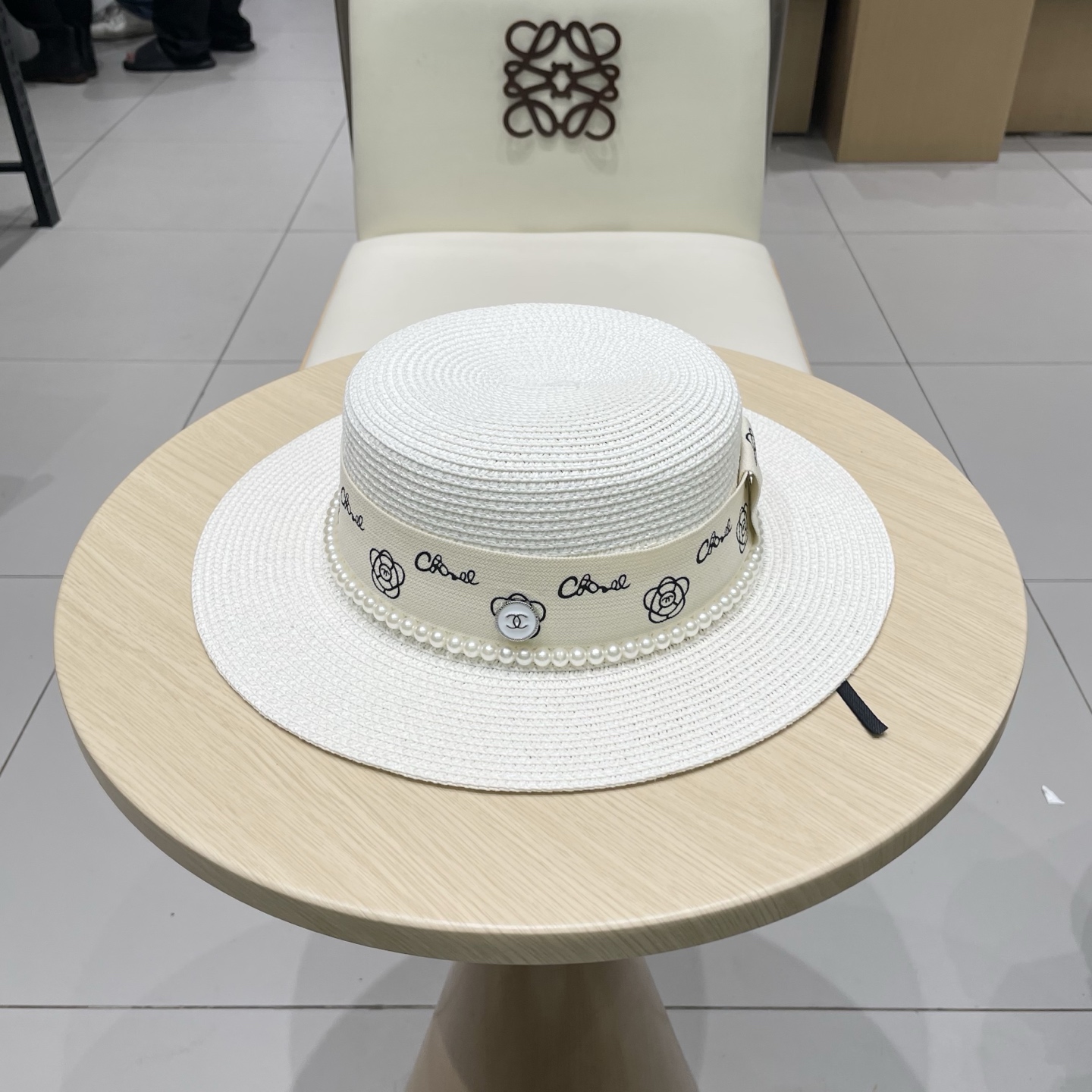 NO:363595,Chanel Chanel flat top straw hat, top hat, head circumference 57cm hat Straw hat Fisherman hat Baseball hat Knit hat, hat, chanel, chanel, espadrilles, hatsChanel香奈儿平顶草帽,礼帽,头围57cm 帽子草帽渔夫帽棒球帽针织帽,帽子,chanel,chanel,espadrilles,hats,hat