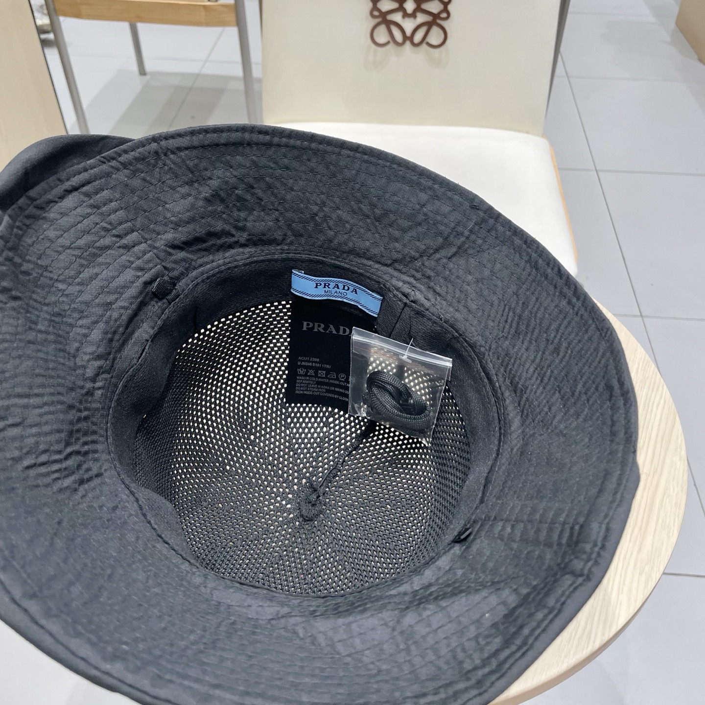  Prada普拉达新款新款韩版针织布沿蝴蝶结渔夫帽遮阳盆帽女时尚休闲帽子潮