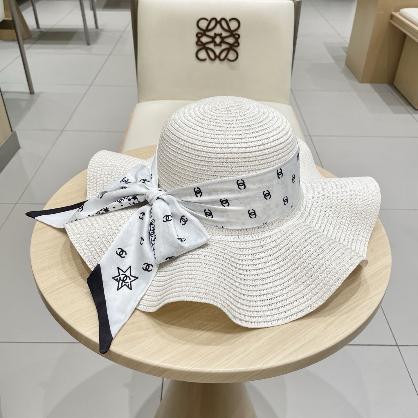 【CHANEL香奈儿】2025新款小香风丝带度假风盆帽草帽，出街旅行单品