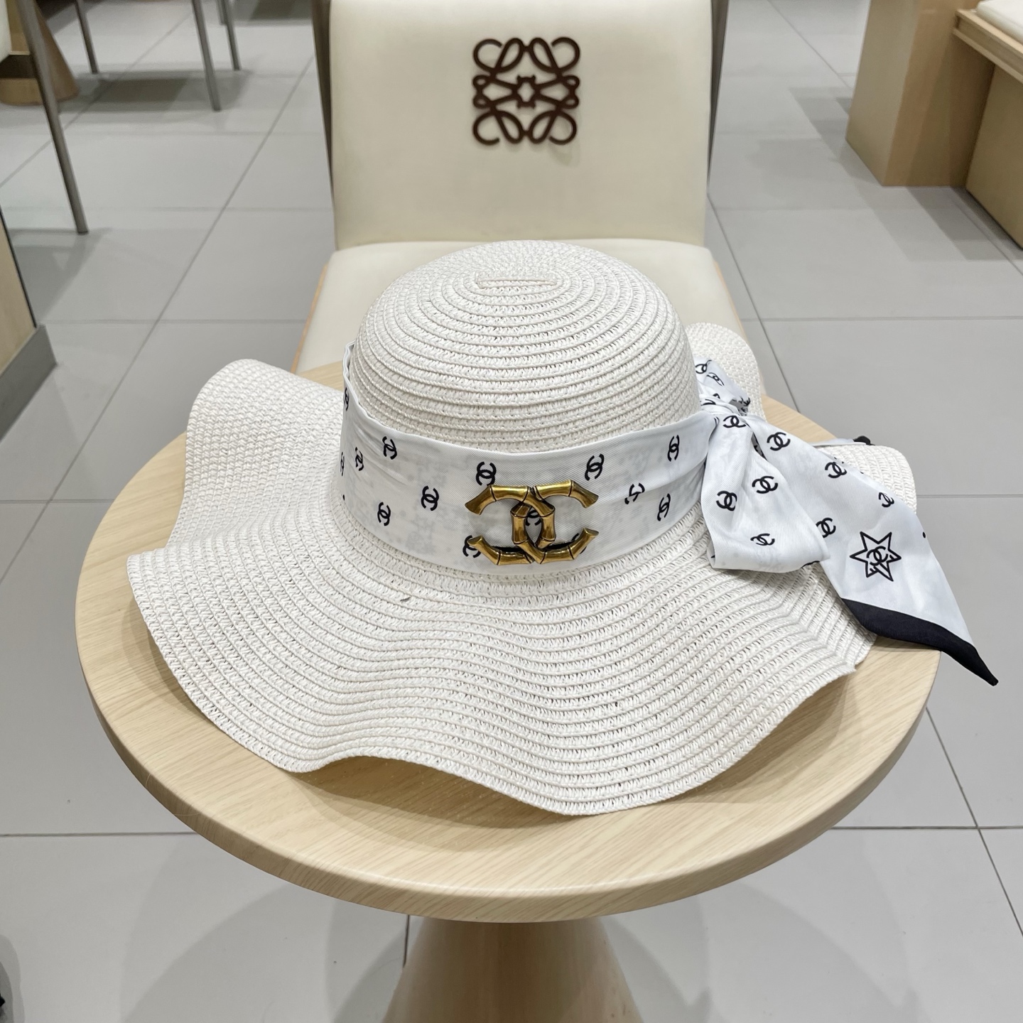 【CHANEL香奈儿】2025新款小香风丝带度假风盆帽草帽，出街旅行单品