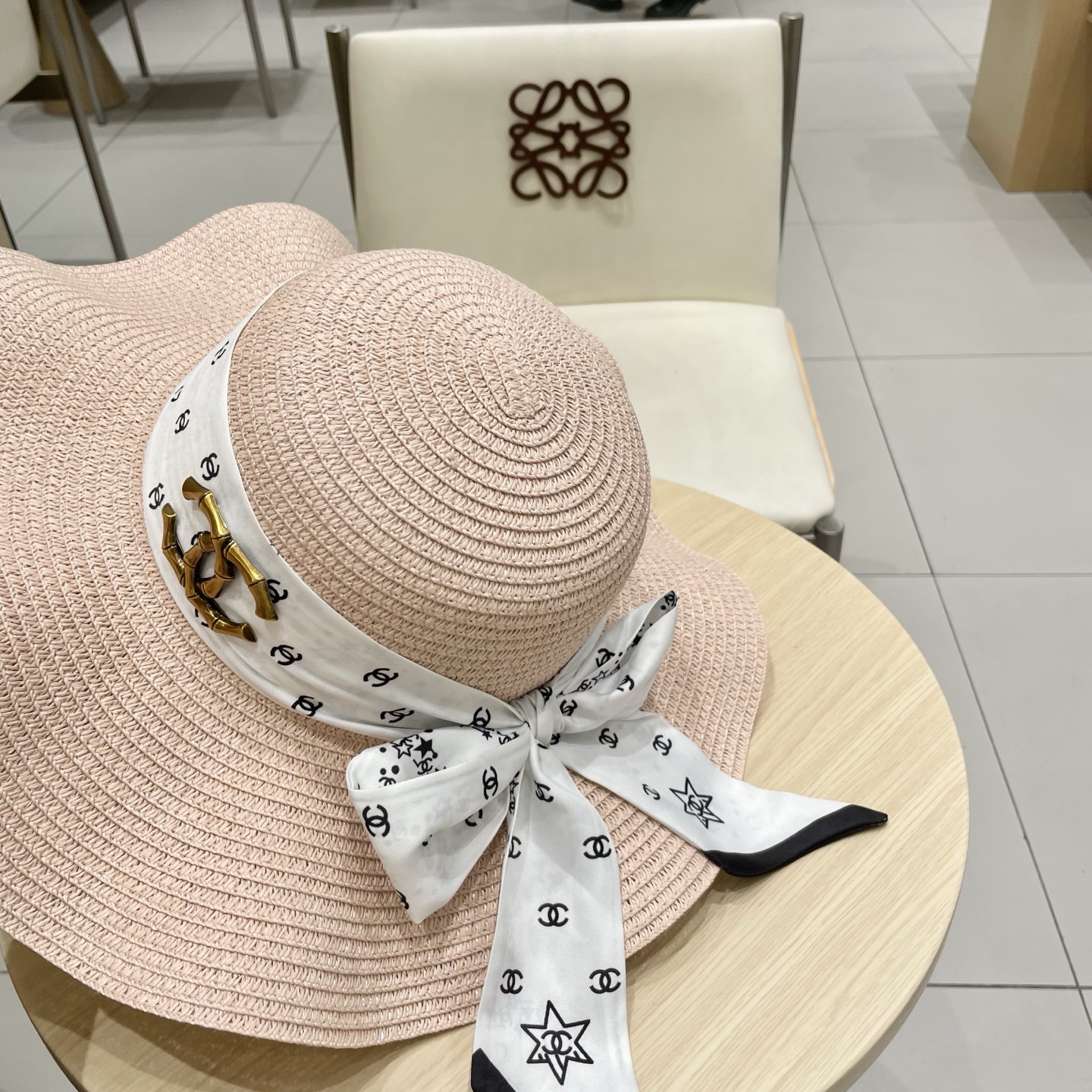 【CHANEL香奈儿】2025新款小香风丝带度假风盆帽草帽，出街旅行单品