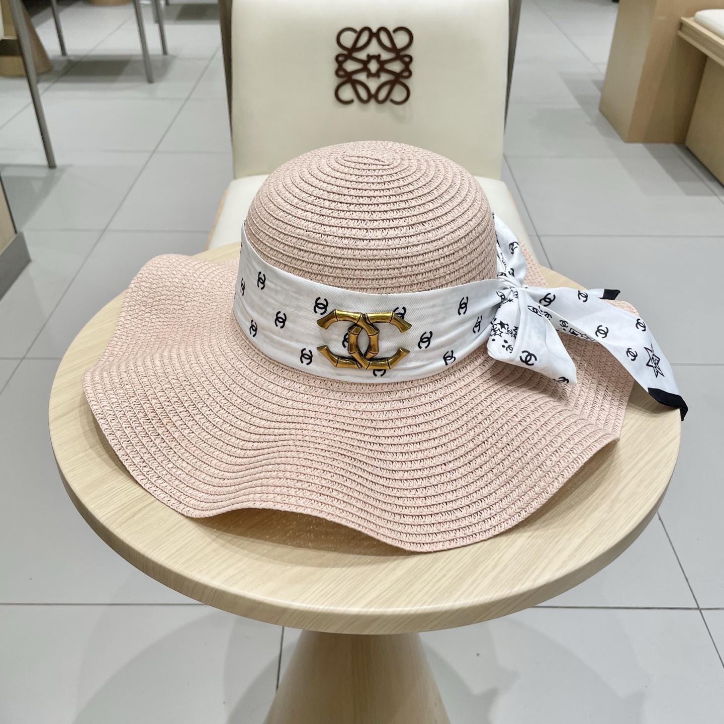 【CHANEL香奈儿】2025新款小香风丝带度假风盆帽草帽，出街旅行单品