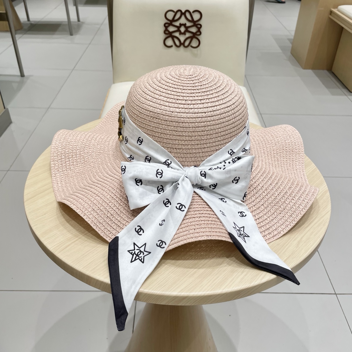 【CHANEL香奈儿】2025新款小香风丝带度假风盆帽草帽，出街旅行单品