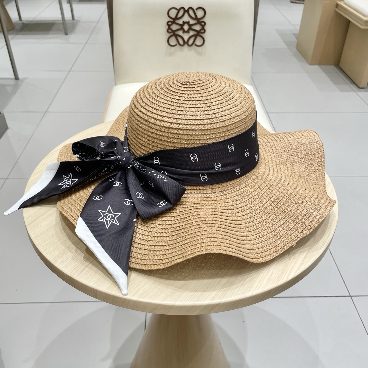 【CHANEL香奈儿】2025新款小香风丝带度假风盆帽草帽，出街旅行单品