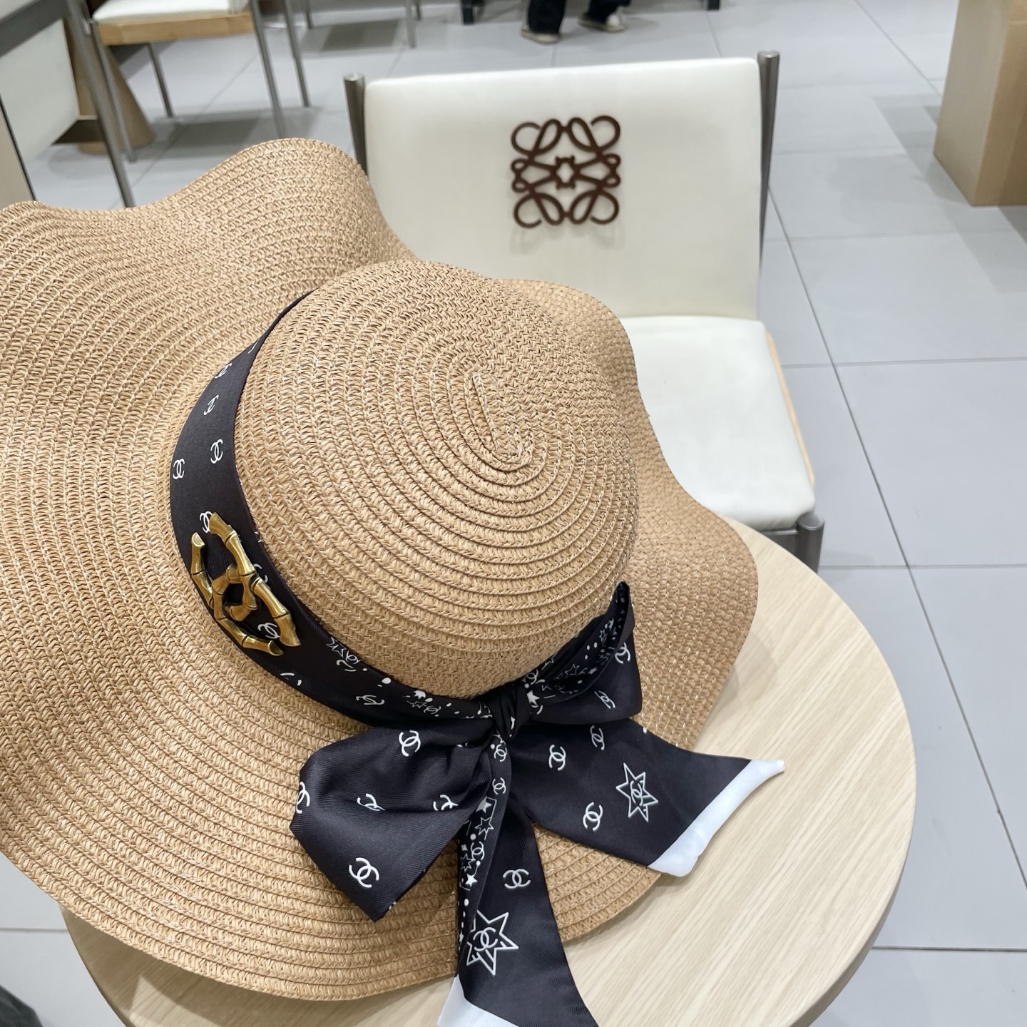 【CHANEL香奈儿】2025新款小香风丝带度假风盆帽草帽，出街旅行单品