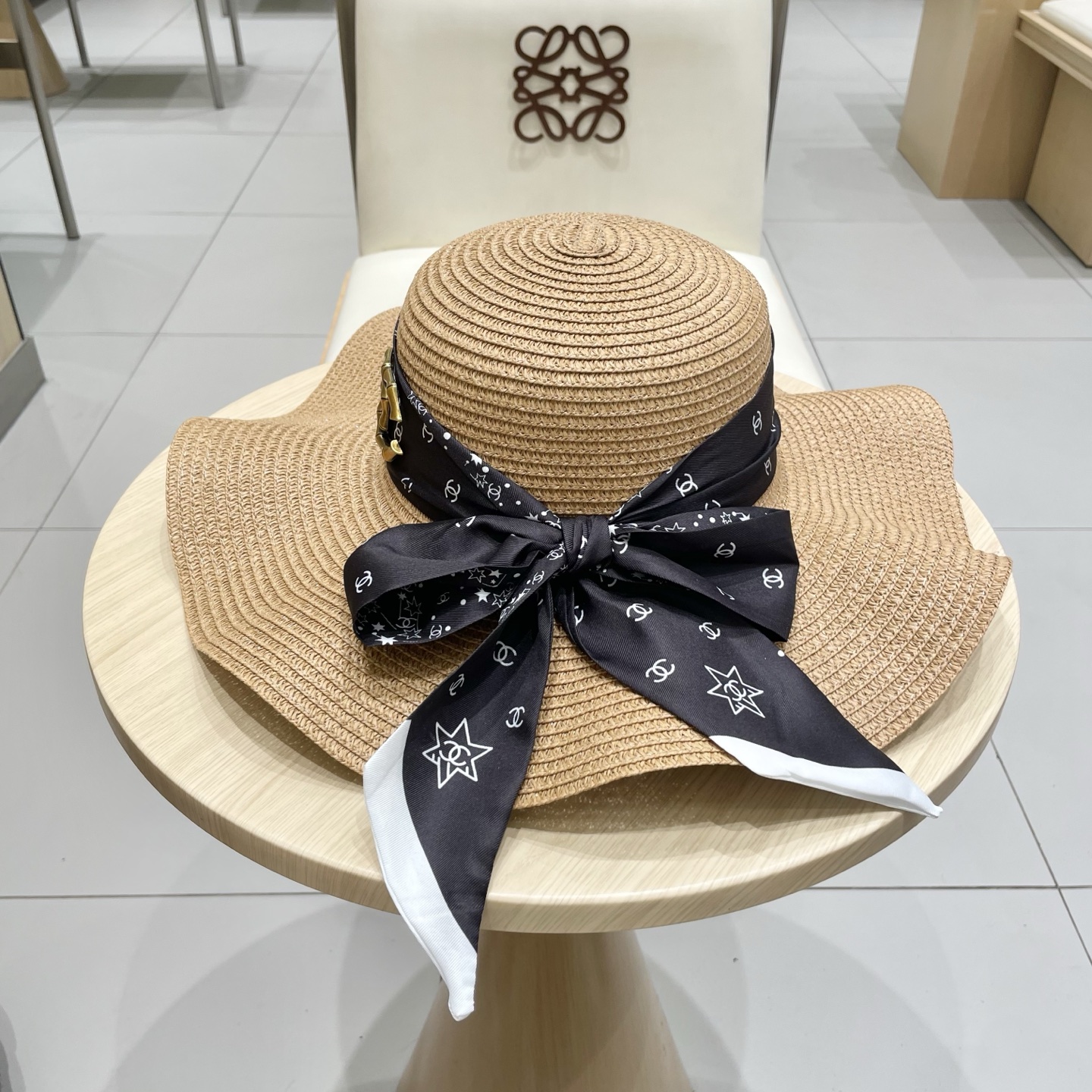 【CHANEL香奈儿】2025新款小香风丝带度假风盆帽草帽，出街旅行单品