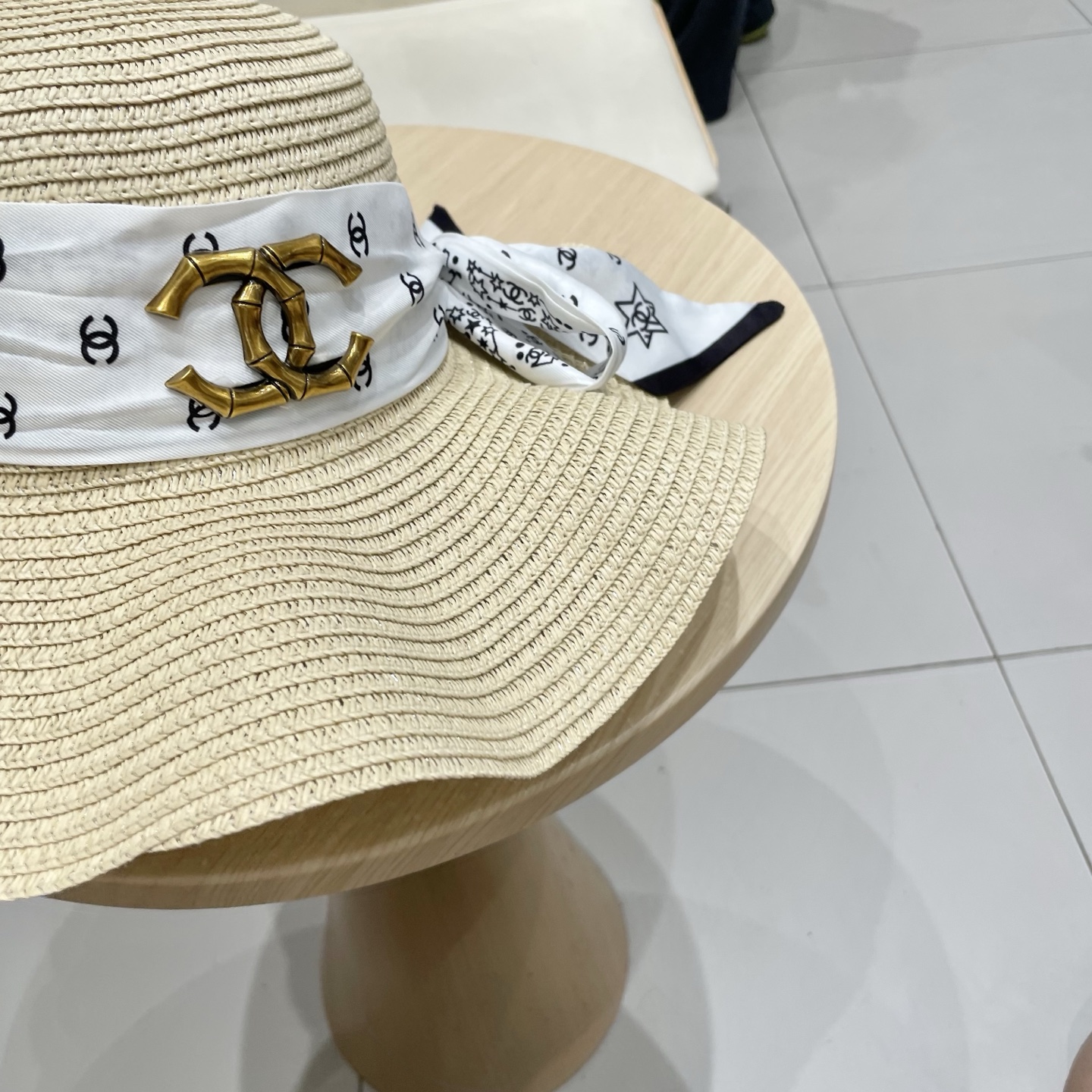 【CHANEL香奈儿】2025新款小香风丝带度假风盆帽草帽，出街旅行单品