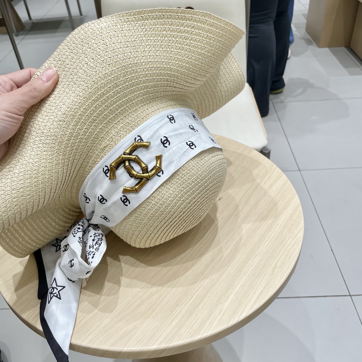 【CHANEL香奈儿】2025新款小香风丝带度假风盆帽草帽，出街旅行单品