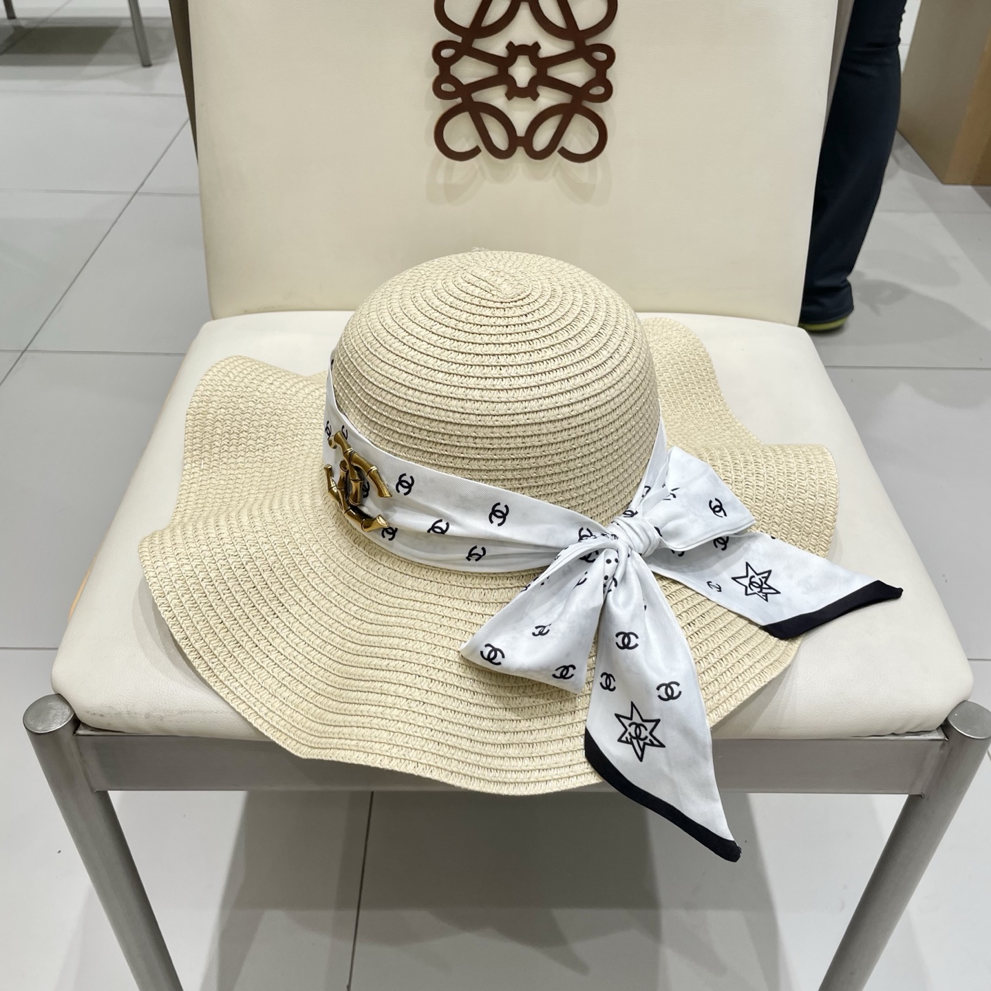 【CHANEL香奈儿】2025新款小香风丝带度假风盆帽草帽，出街旅行单品