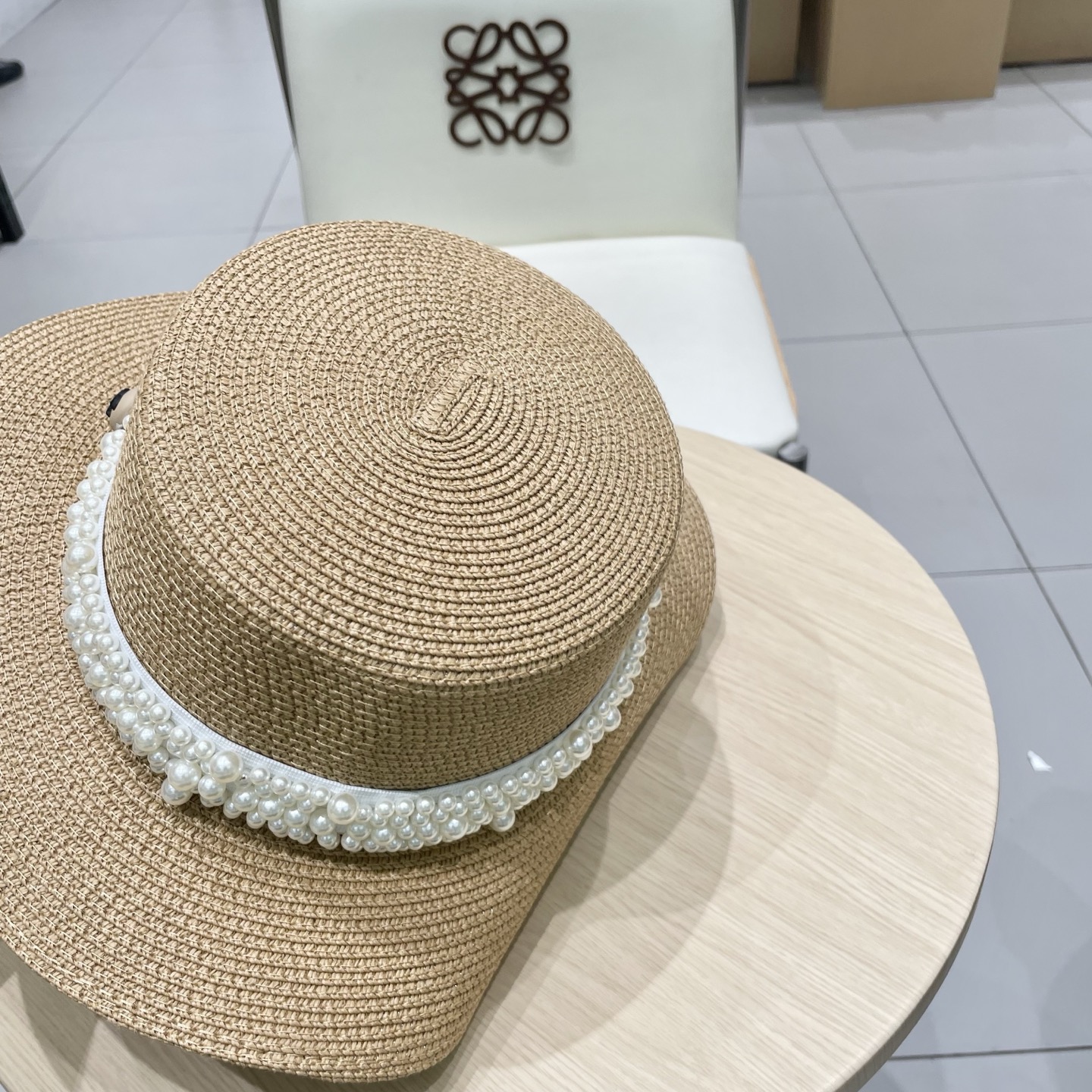  
Chanel香奈儿新款礼帽，珍珠平顶帽，草帽，头围57cm