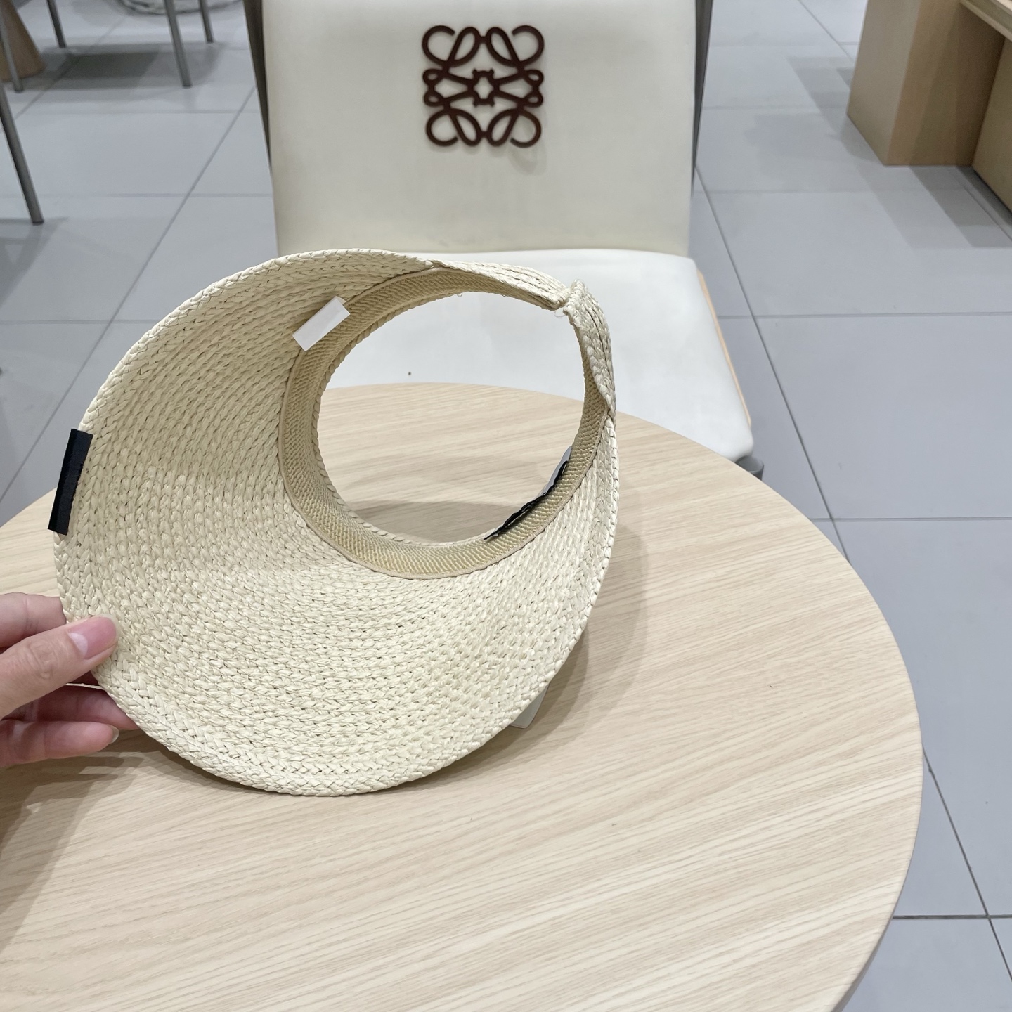  alo～新款空顶帽，小仙女🧚空顶帽
洋气十足，出门妥妥哒！
夏日必备单品！